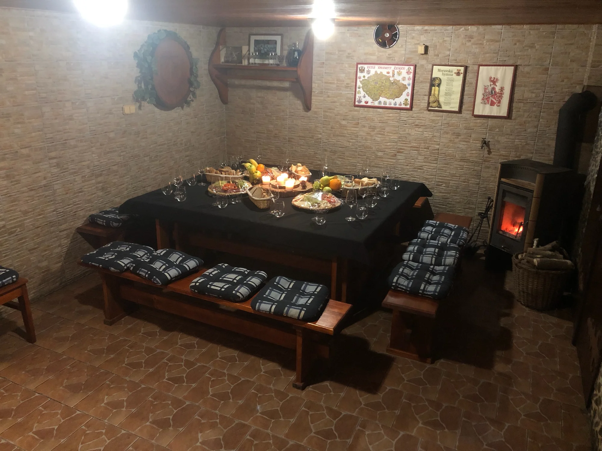 Celovečerní řízená degustace 8 vín v Lednicko-valtickém areálu i studený raut