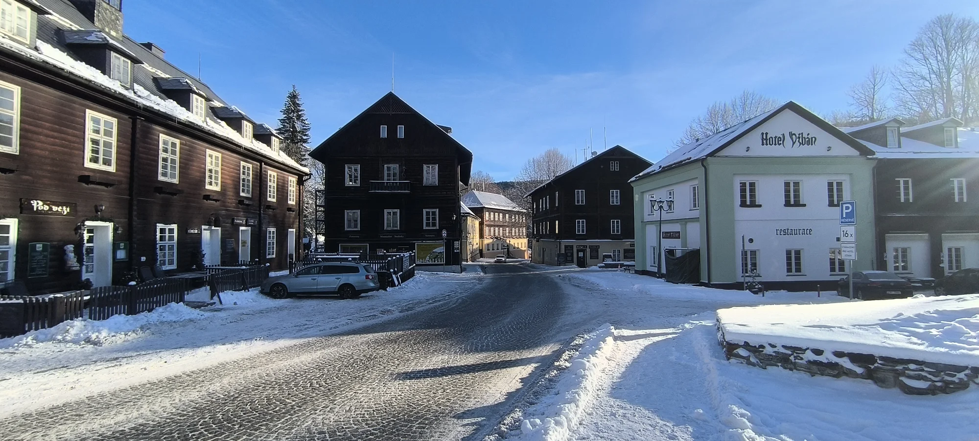 Krásná příroda a klid Karlovy Studánky: polopenze i vstup do bazénu a Thermal Parku