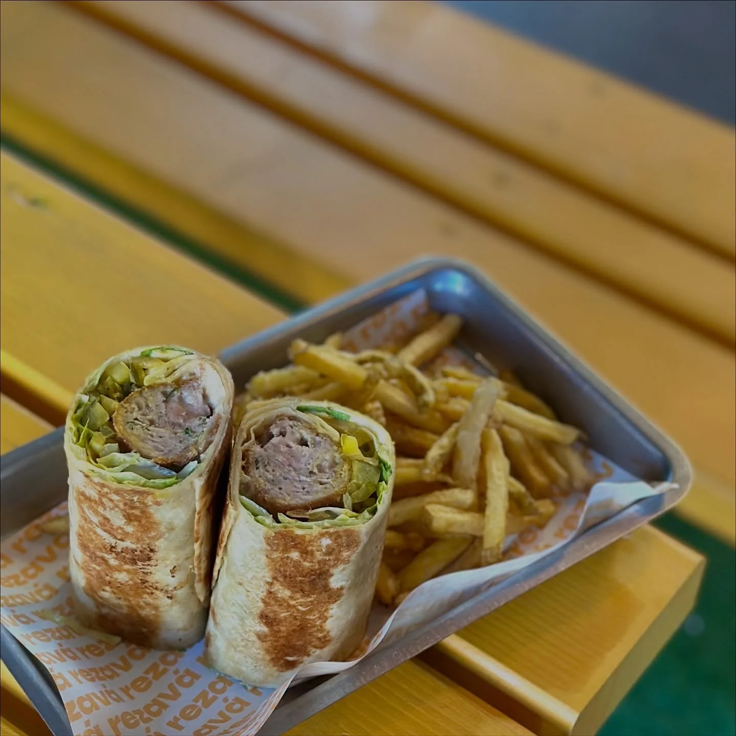 Otevřené vouchery na 500-1500 Kč: burgery, kuře v tempuře i trhané vepřové