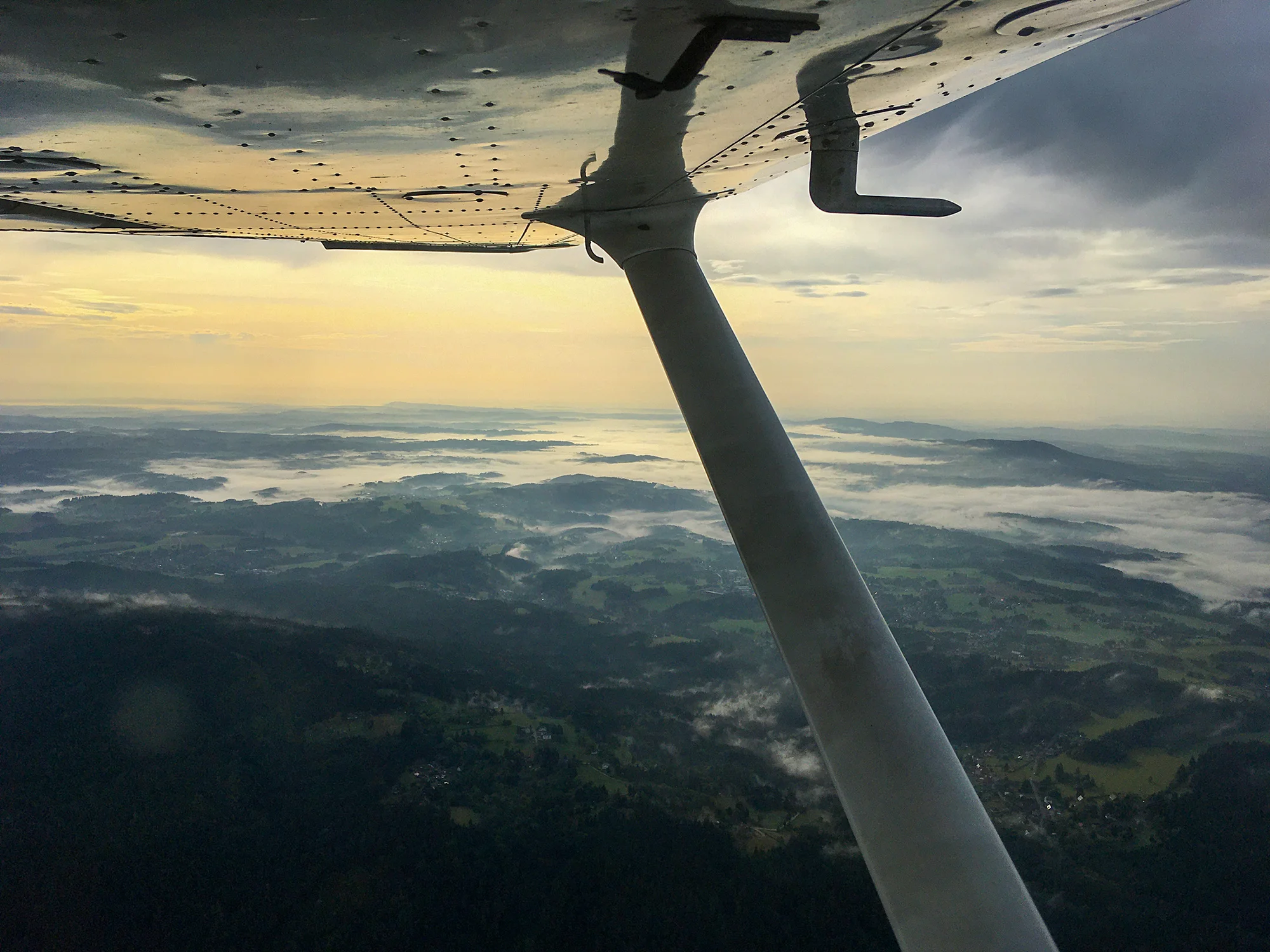 20min. vyhlídkový let v Cessně 172R nad Libercem a okolím pro 1 osobu