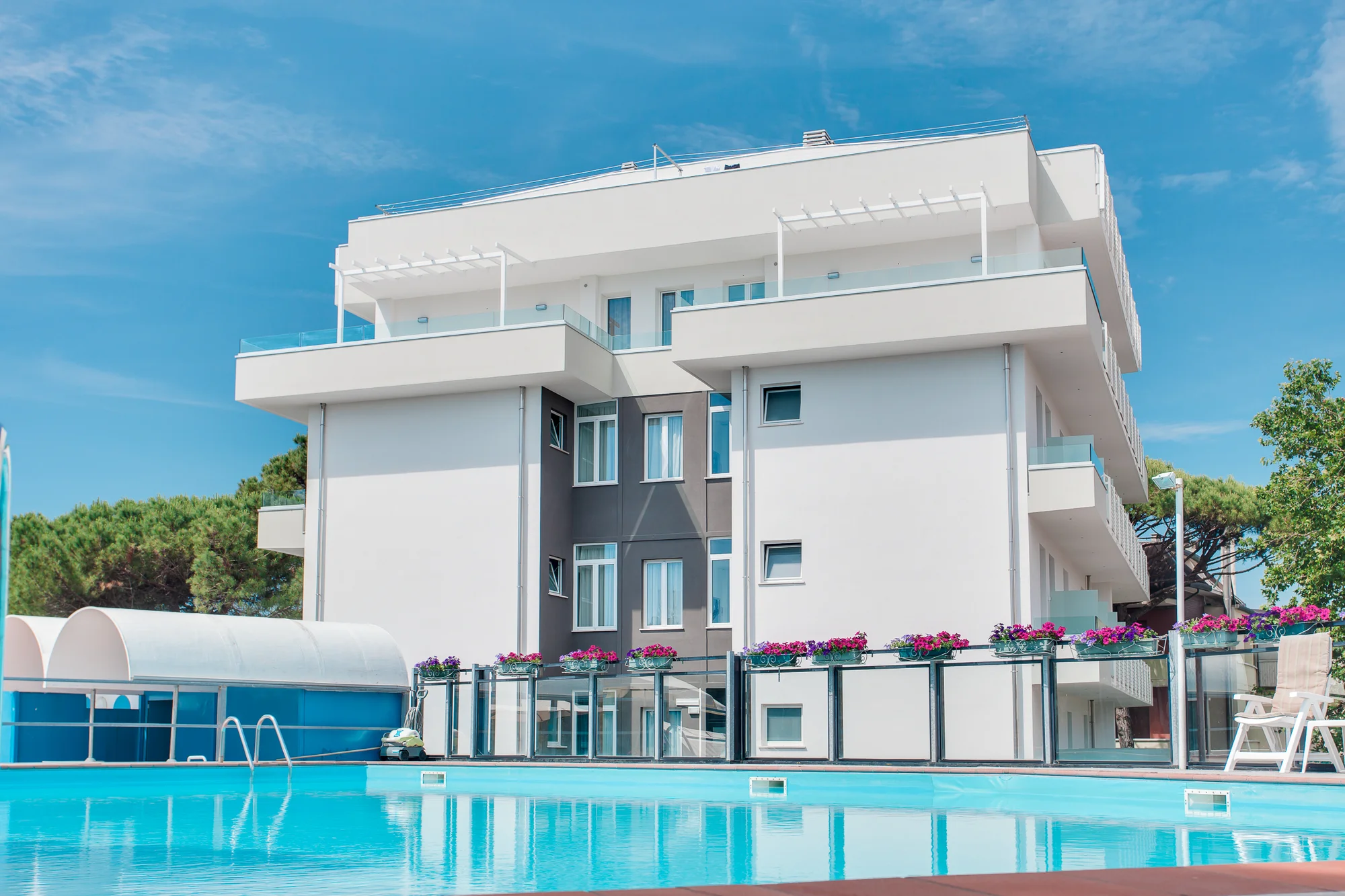 Ravenna: hotel u pláže, bazén i strava dle výběru od snídaní až po plnou penzi