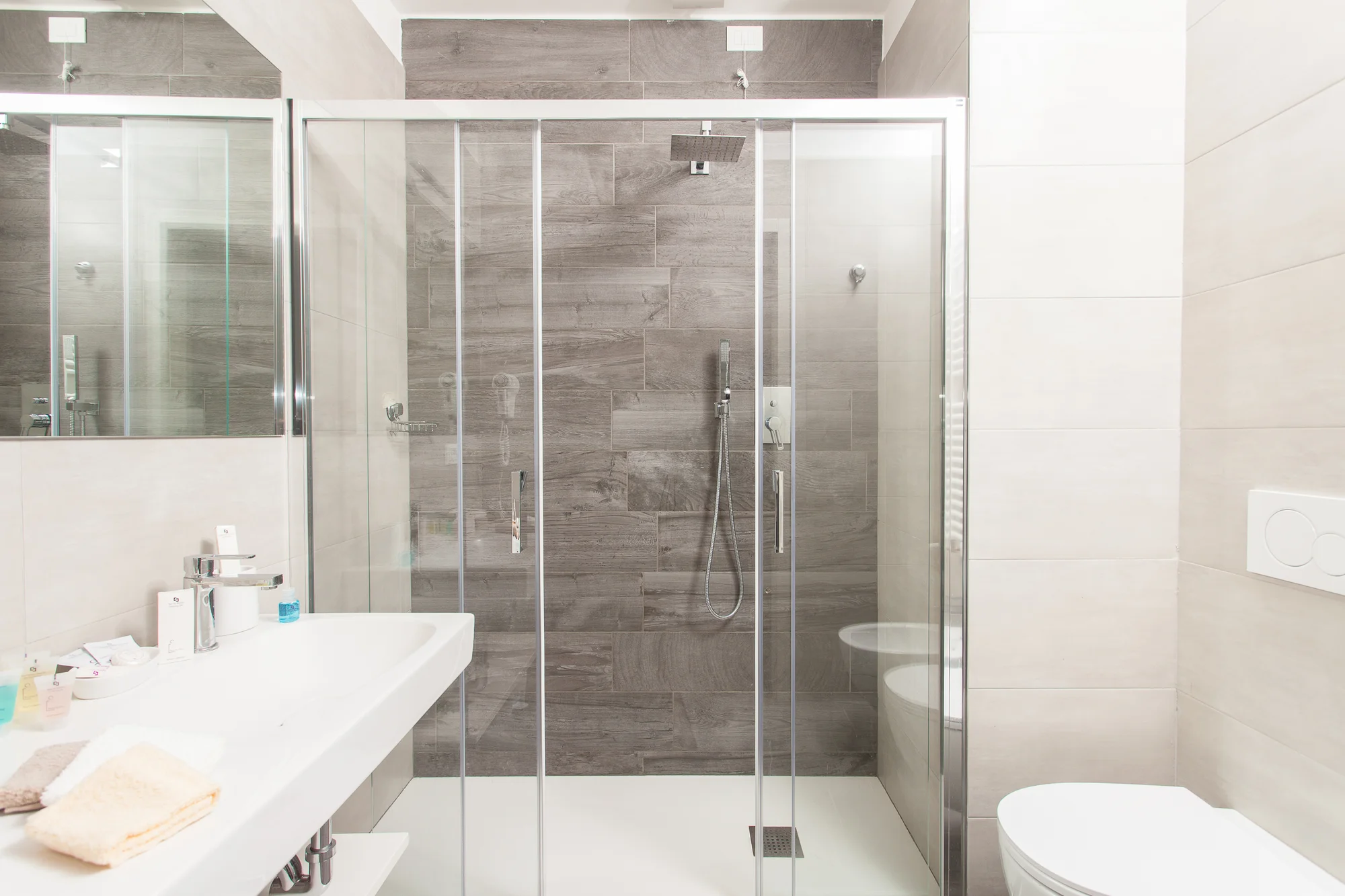 Ravenna: hotel u pláže, bazén i strava dle výběru od snídaní až po plnou penzi