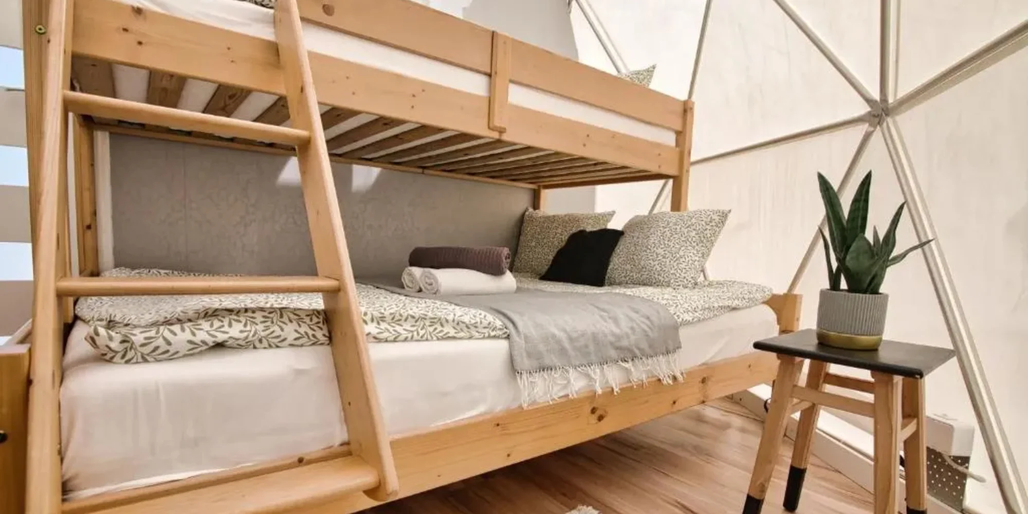 Designové domky v Zatoru jen 100 m od Energylandie: atrakce i SPA zóna přímo v objektu