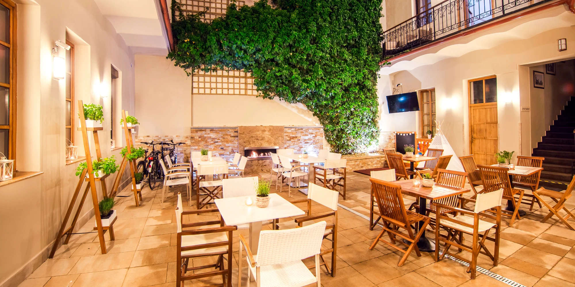 Luxusní rodinné apartmány v centru Košic: strava i privátní sauna či vířivá vana