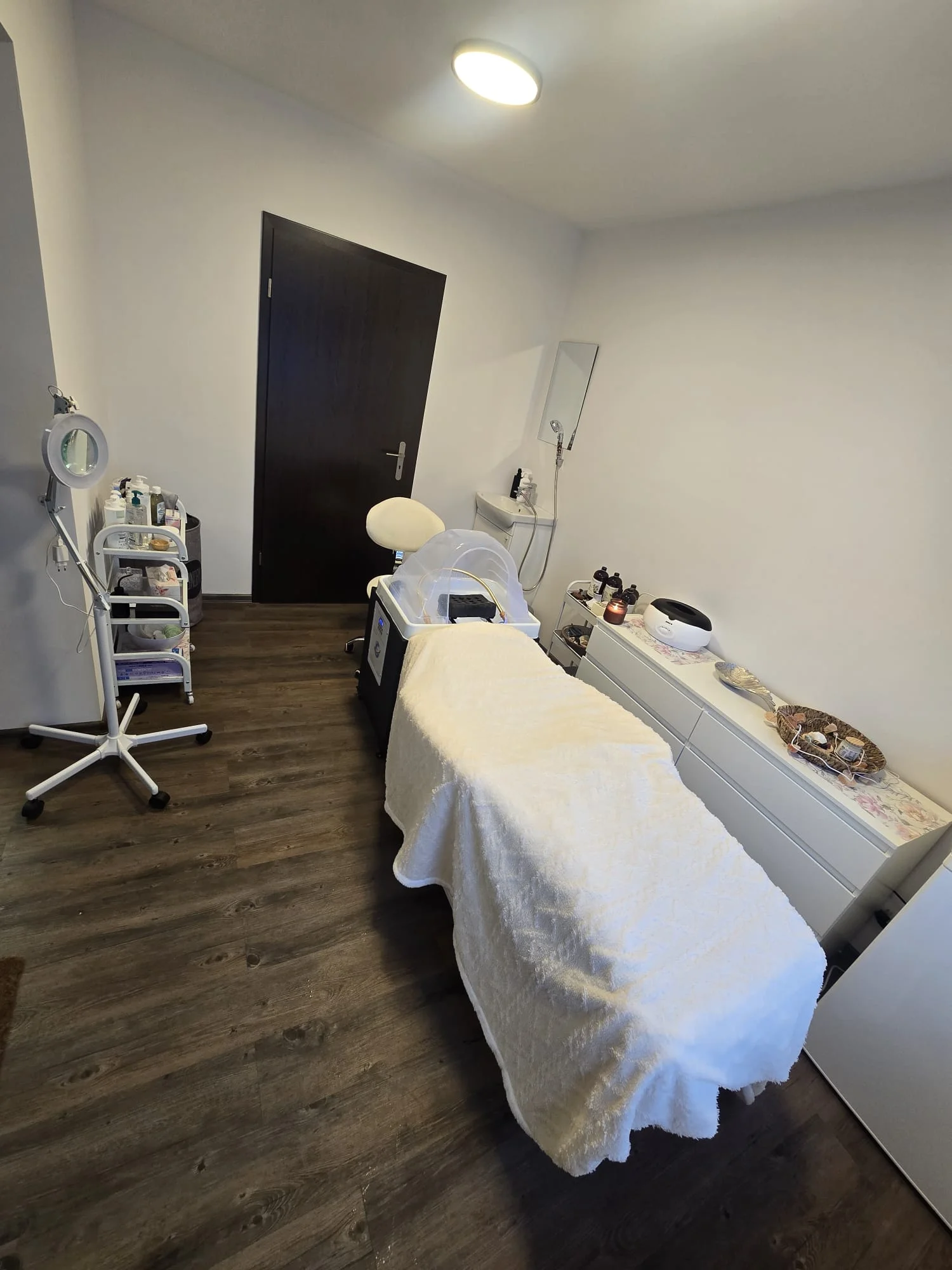 Péče o vlasy i pokožku: head spa v délce 60, 90 nebo 120 minut