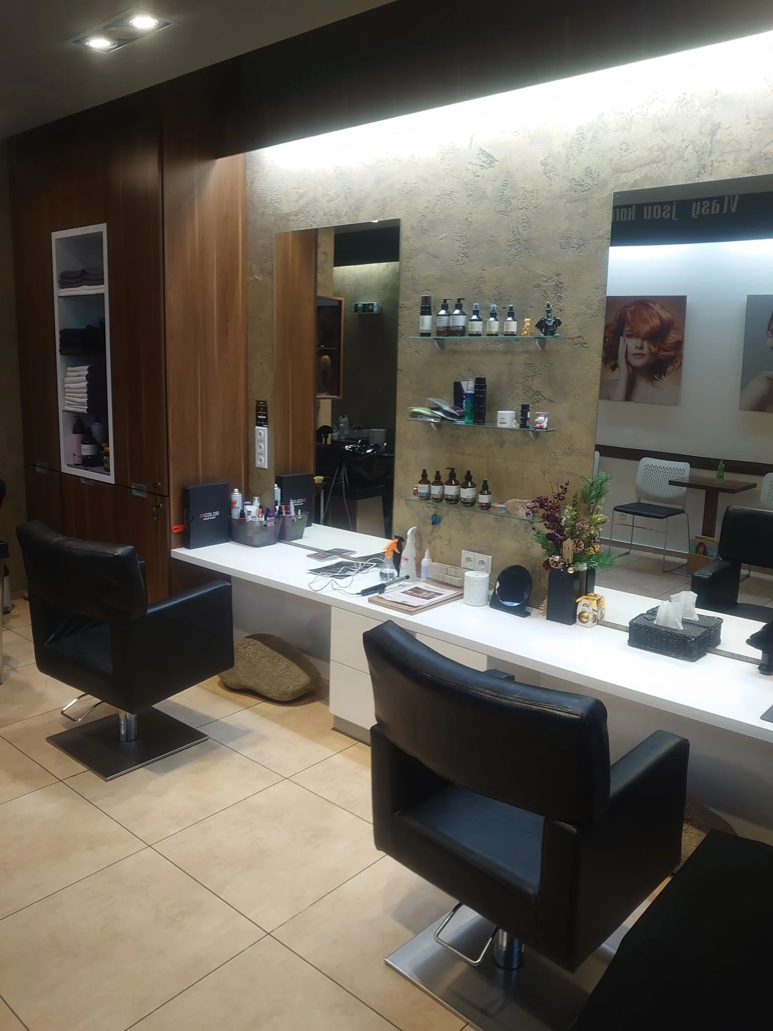 Relaxační vlasové rituály: 60 nebo 90 min. u Hair by Katy Frey ve Vlasovém studiu