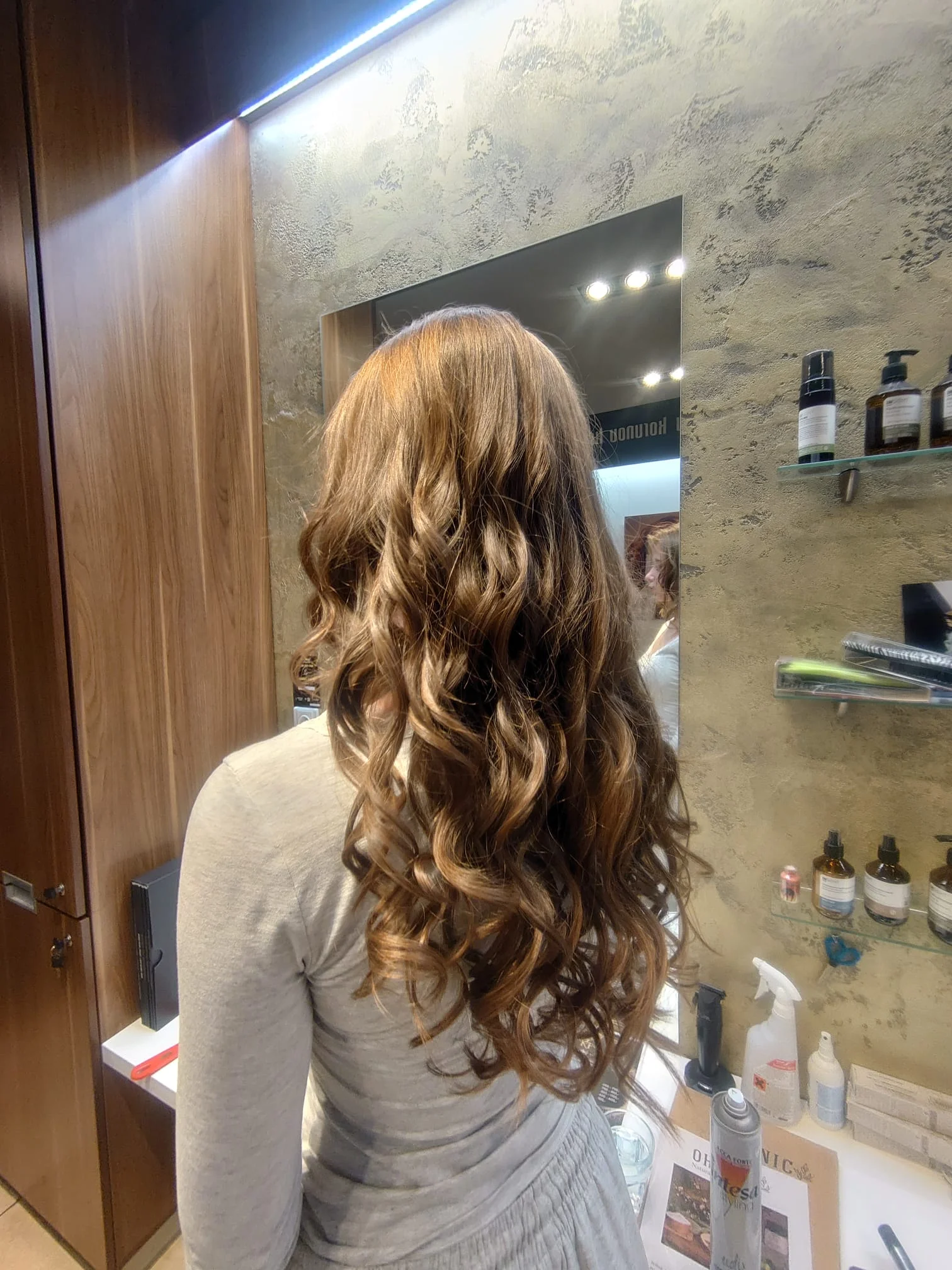 Relaxační vlasové rituály: 60 nebo 90 min. u Hair by Katy Frey ve Vlasovém studiu