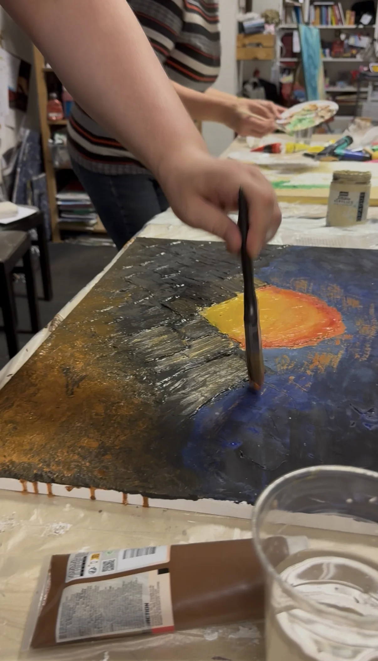 Skupinový kurz výroby strukturovaného obrazu ze stěrky a plátkového zlata