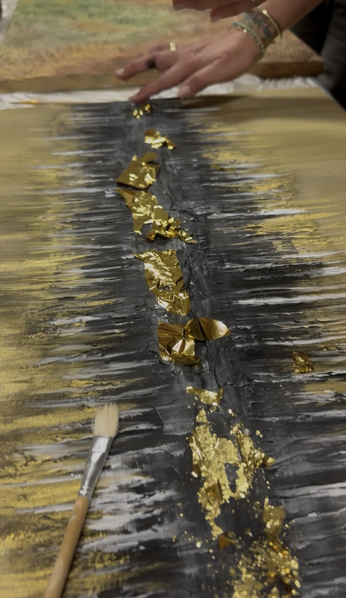 Skupinový kurz výroby strukturovaného obrazu ze stěrky a plátkového zlata