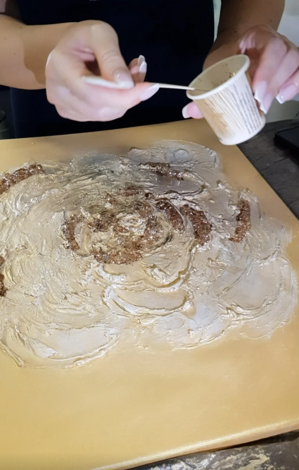 Skupinový kurz výroby strukturovaného obrazu ze stěrky a plátkového zlata