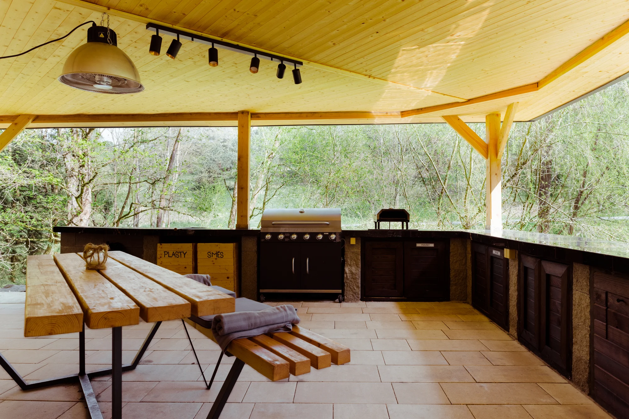 Relax ve Svojanově: tiny house Malý gurmán, vč. finské sauny a možnosti snídaně