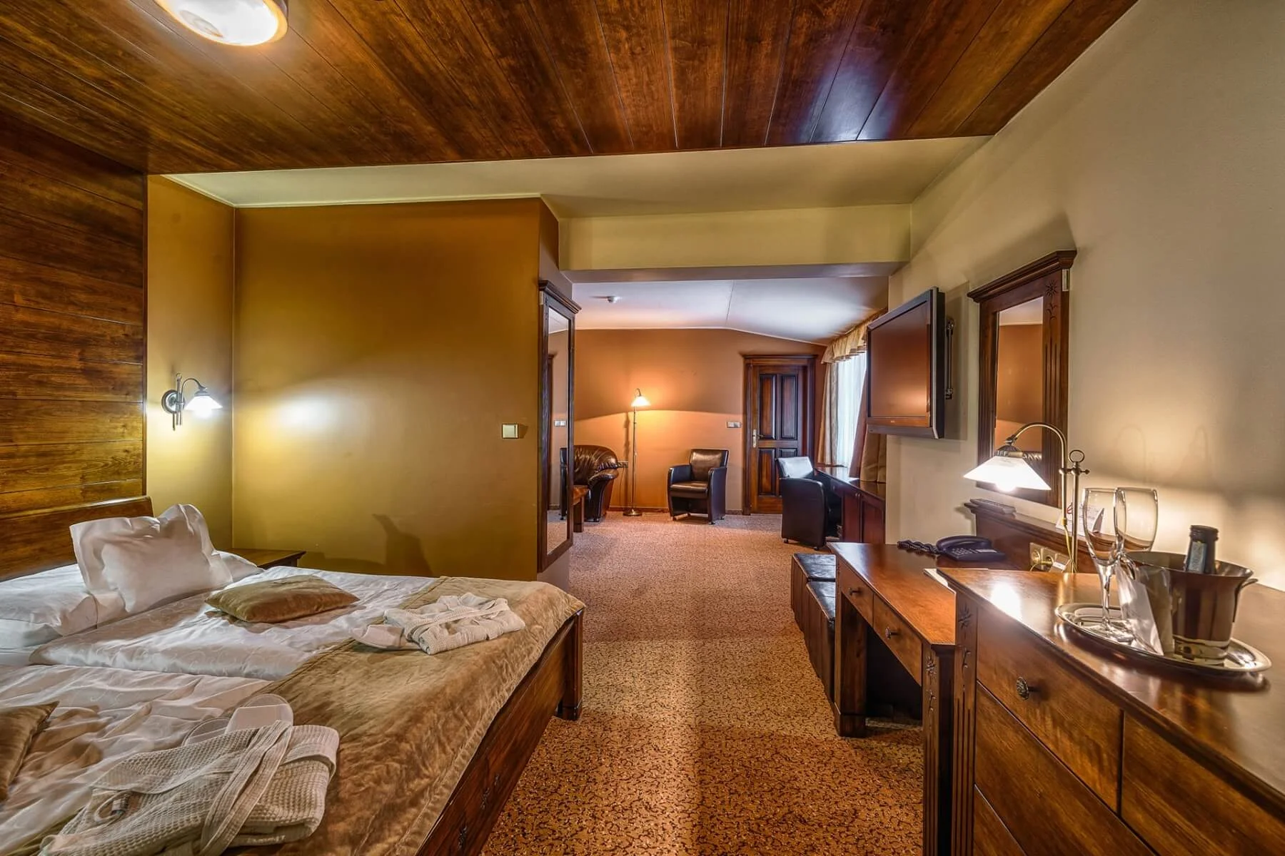 Wellness pobyt uprostřed tatranských lesů na Štrbském Plese: vodní a saunový svět i masáže