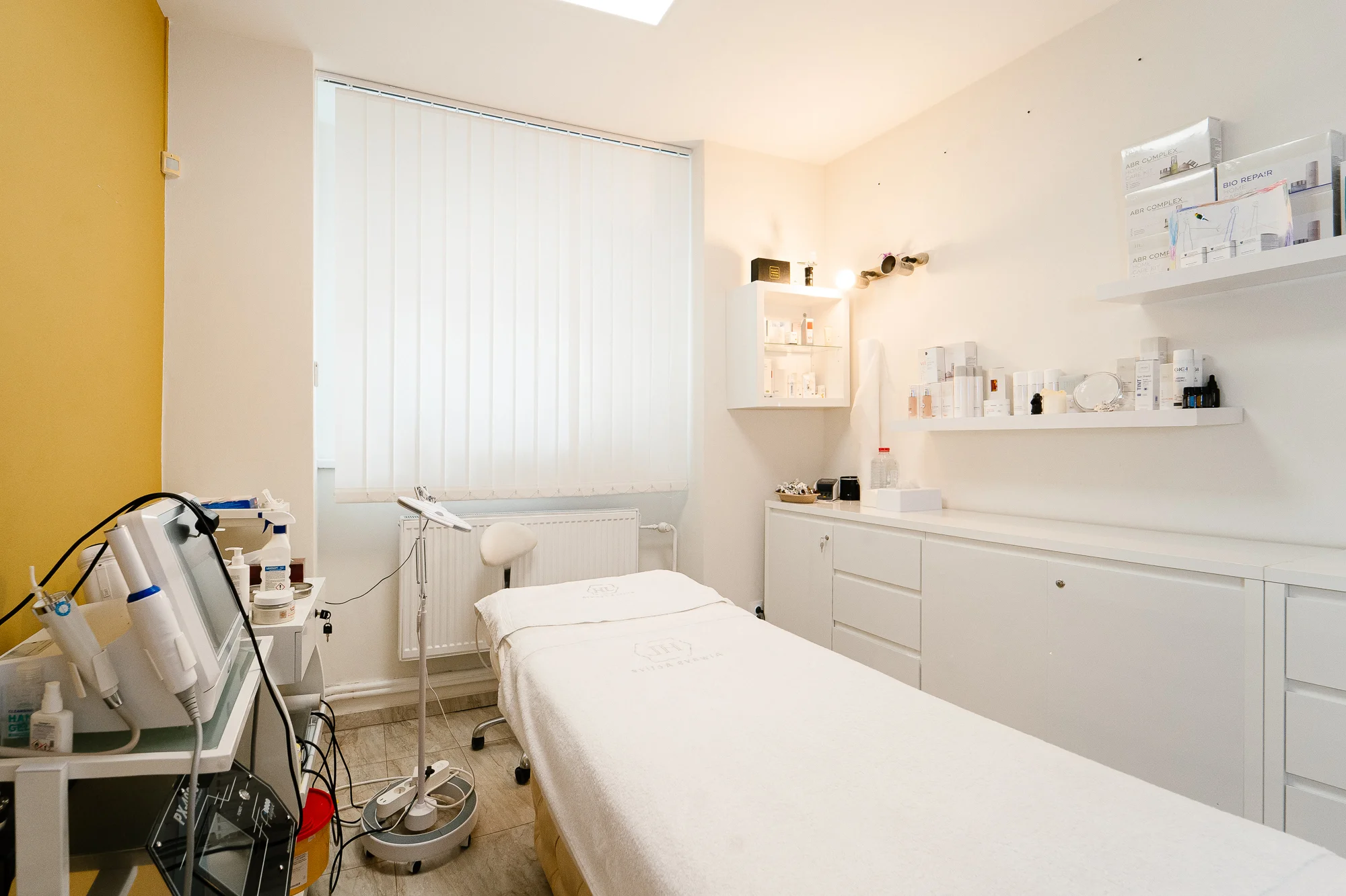 Kosmetické ošetření pleti s čištěním, masáží a maskou: prémiové i přírodní značky