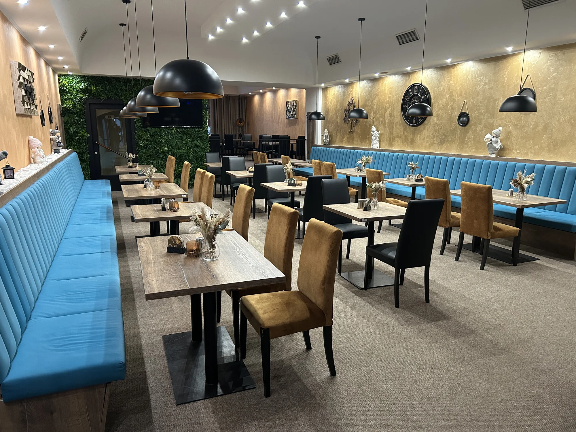 Pobyt v centru Chomutova: historický hotel se snídaní nebo polopenzí