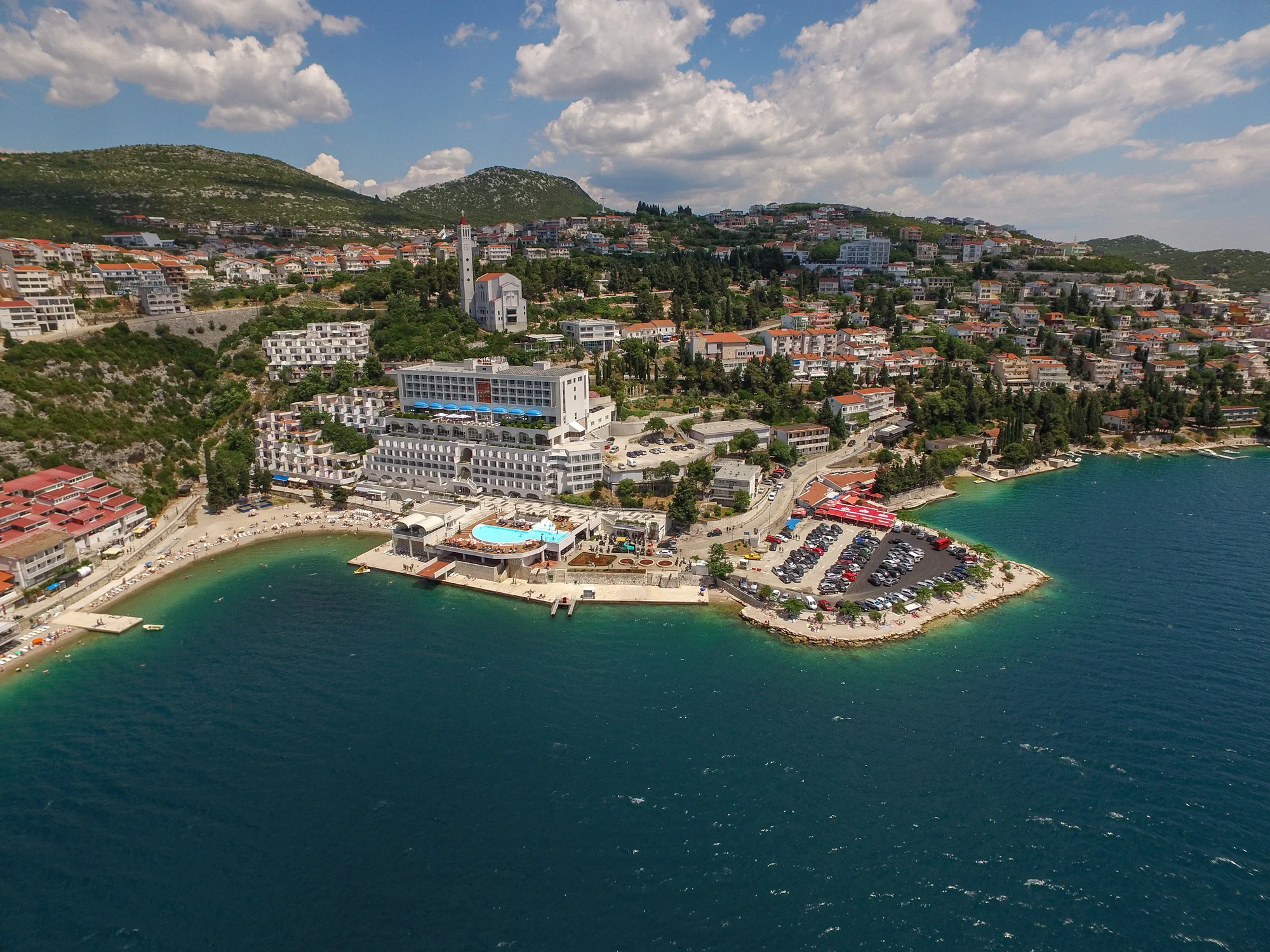 Bosna a Hercegovina: hotel Sunce Neum 100 m od moře, bazén a polopenze či plná penze