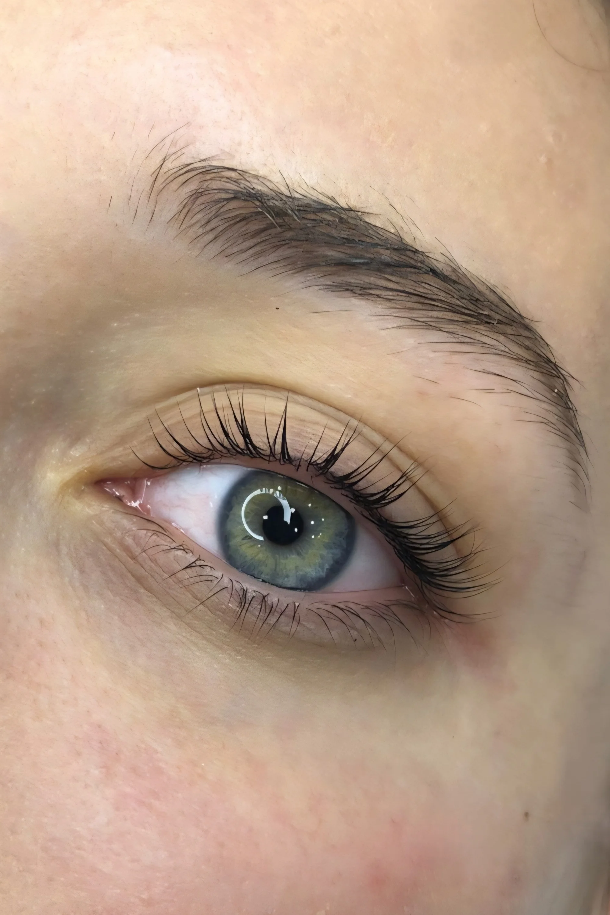 Výrazný pohled bez práce: lash lifting a laminace obočí, 60 až 90 minut