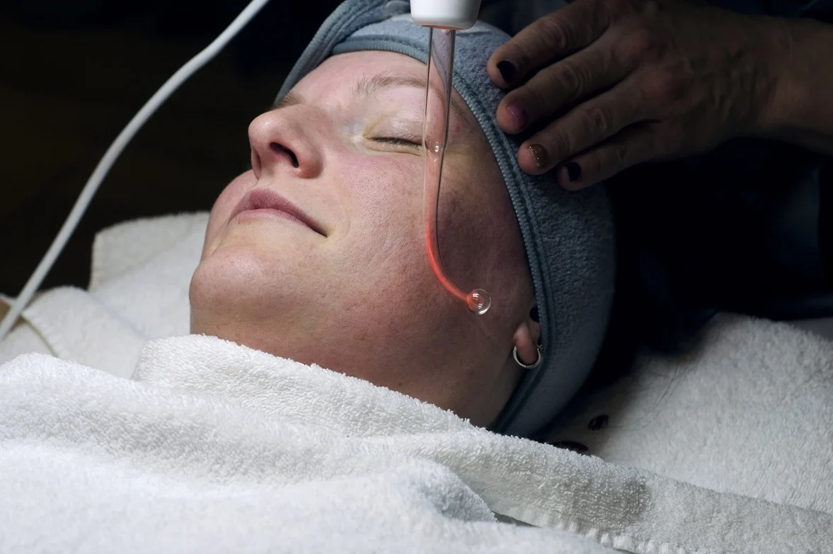 Dárkové vouchery v hodnotě 500 až 10 000 Kč do beauty salonu: péče o pleť i tělo