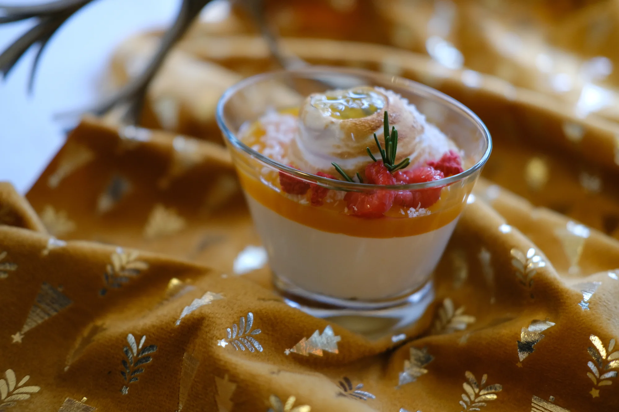 5chodové menu v luxusní zahradní restauraci v centru Prahy pro 1 nebo 2 osoby