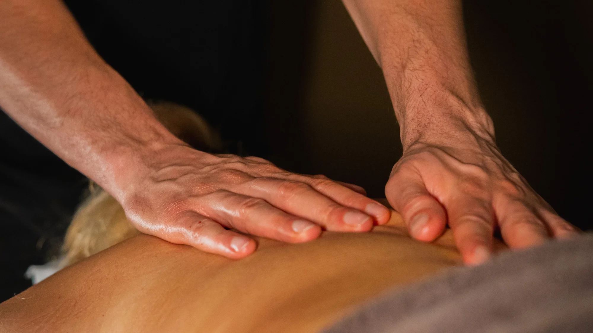 Zdravotní, relaxační a hloubkové masáže, lymfatické, lávové kameny, párové masáže i permanentky - obrázek 15