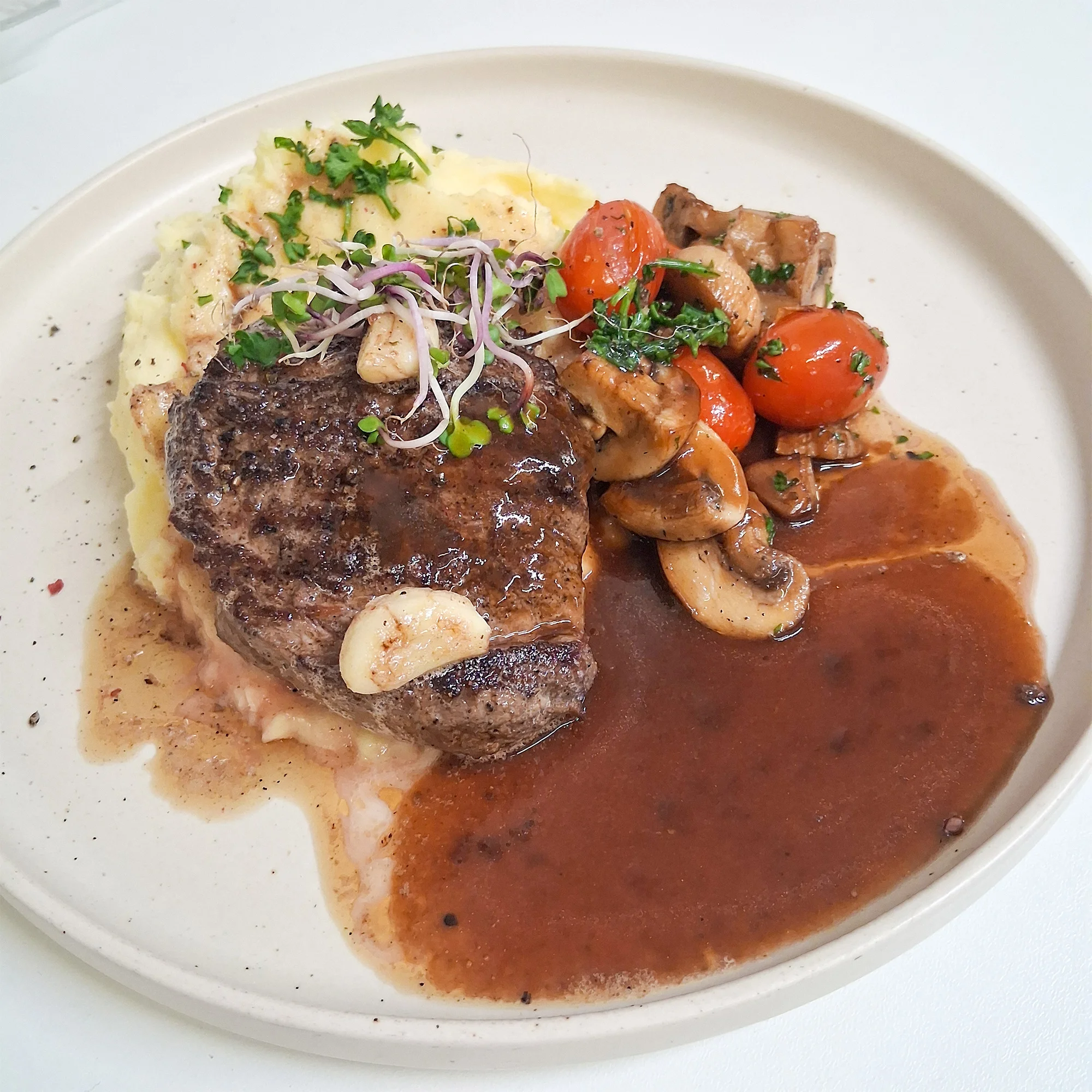 5chod. degustační menu pro dva: tatarák, šafránové risotto i čokoládový fondant