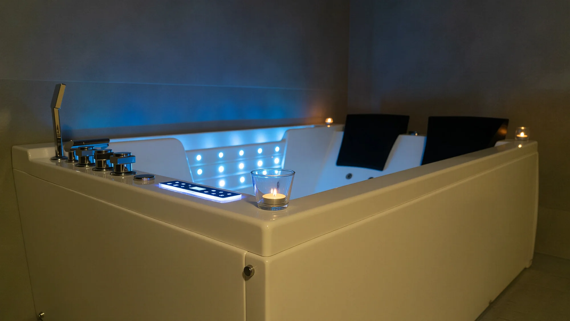 Romantika v Kolíně: pobyt se snídaní, soukromým wellness a sektem