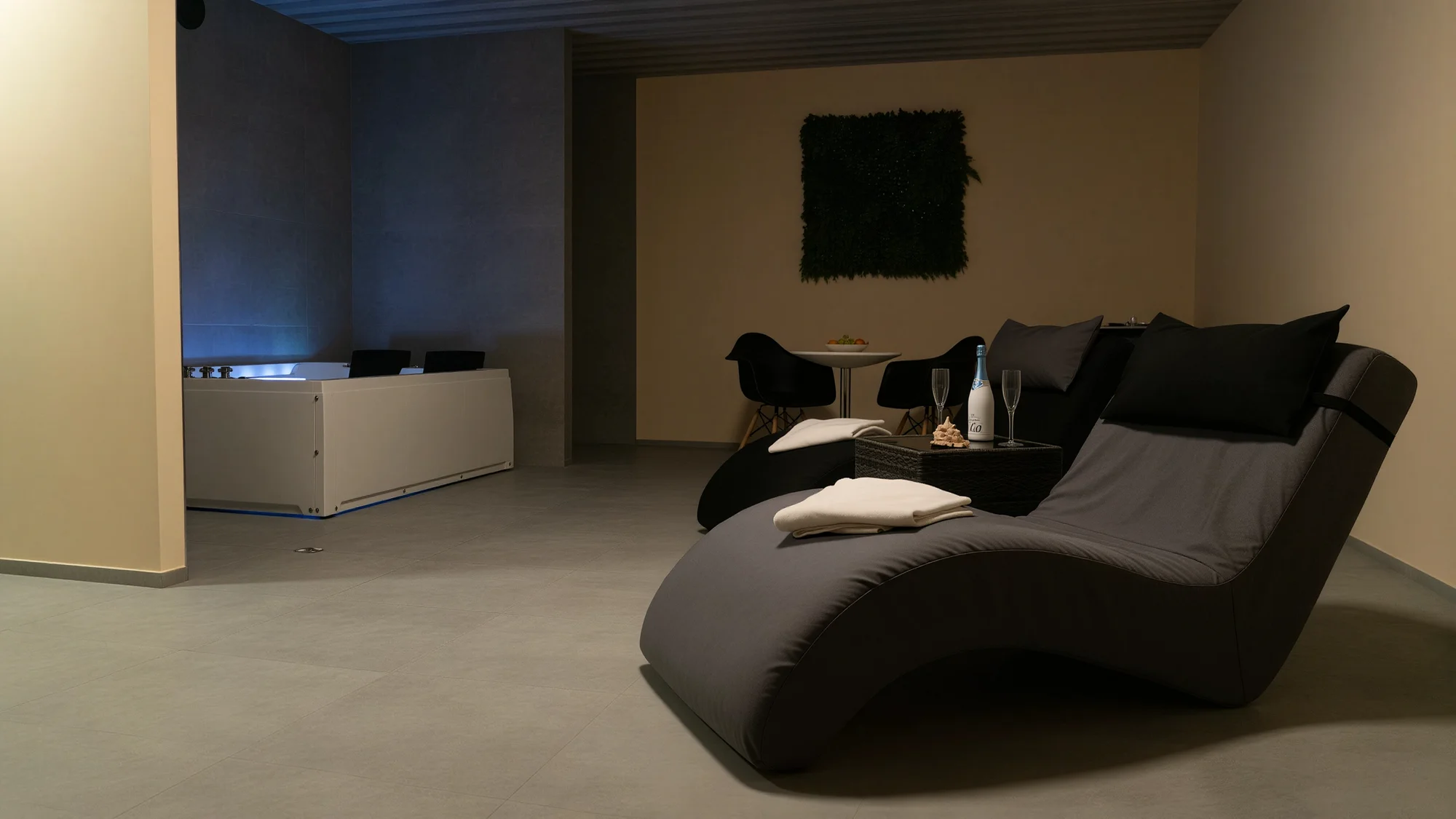 Romantika v Kolíně: pobyt se snídaní, soukromým wellness a sektem