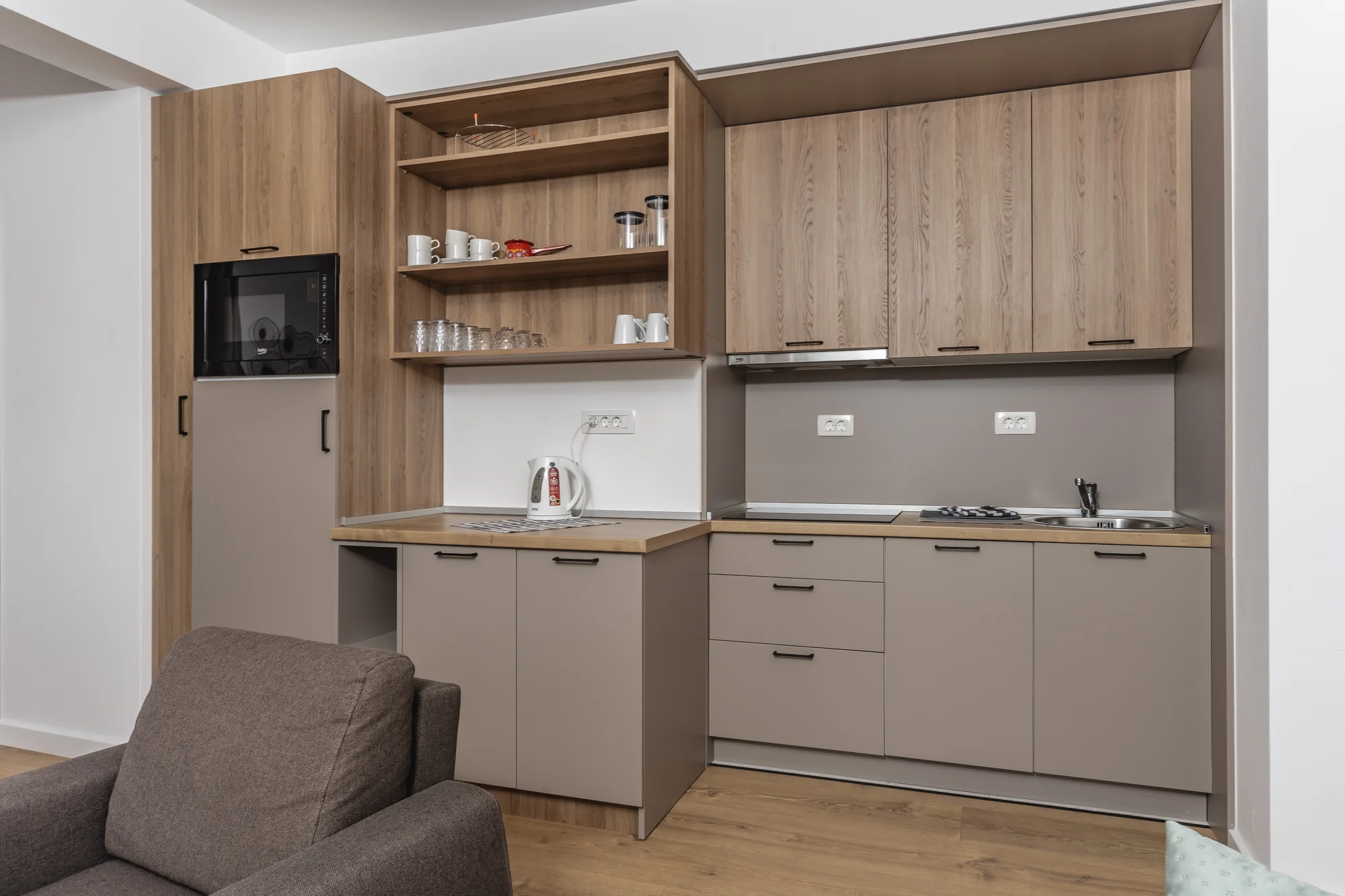 Apartmány nedaleko Sveti Stefan: venkovní bazén, super poloha kousek od moře