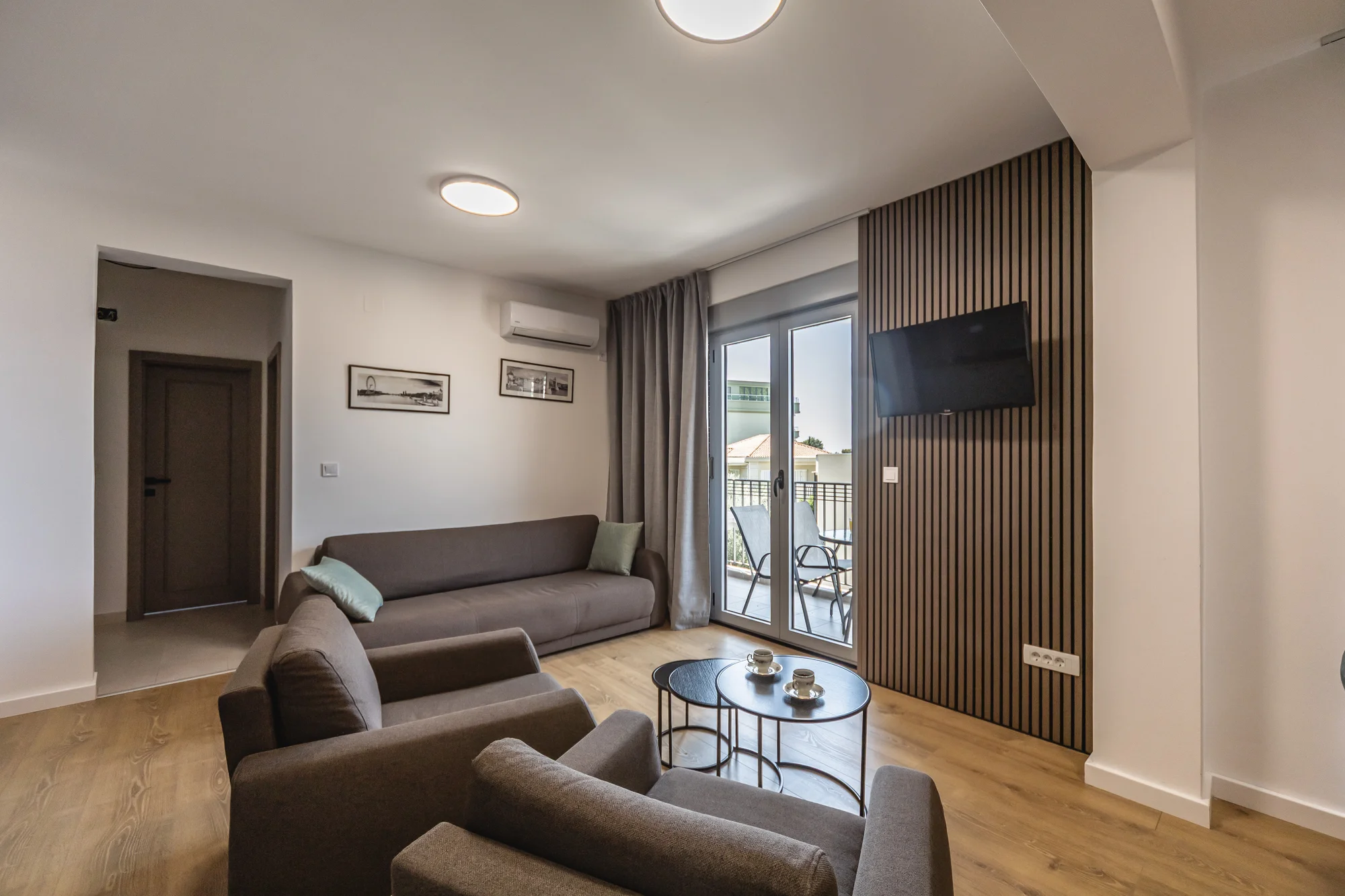 Apartmány nedaleko Sveti Stefan: venkovní bazén, super poloha kousek od moře