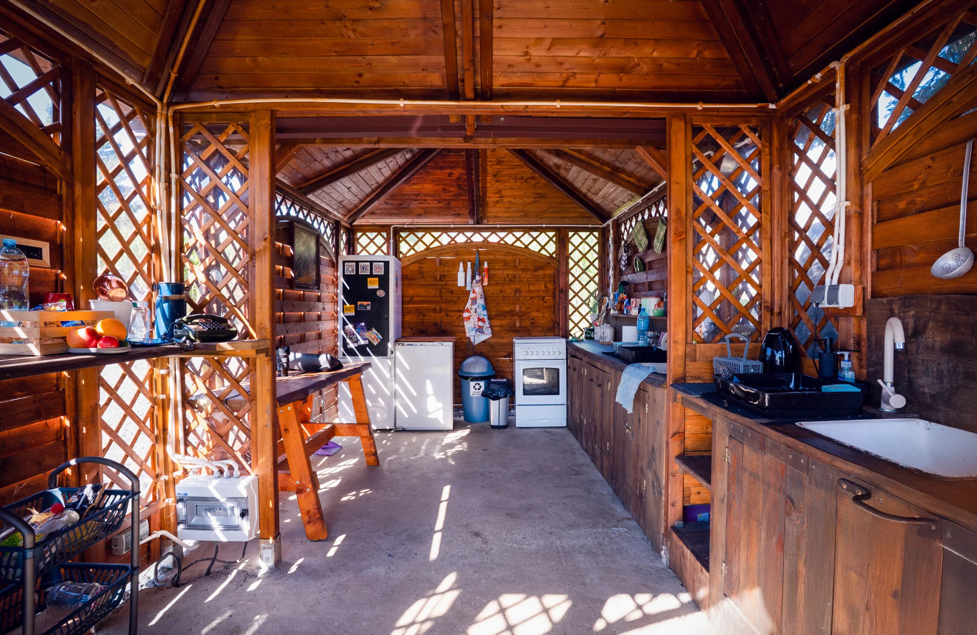 Glamping v polských Krkonoších: stanové městečko nedaleko Jelení Hory, výlety do přírody