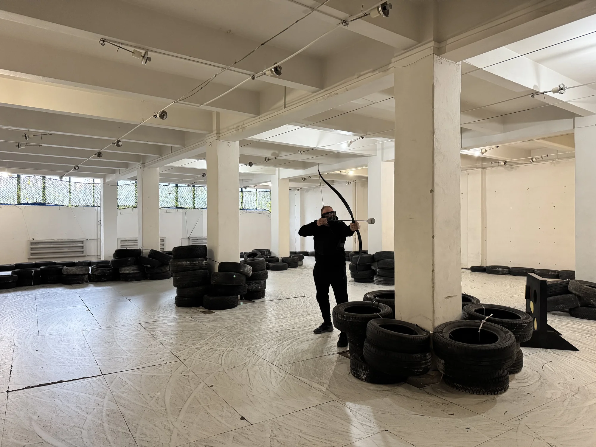 Archery war v kryté hale pro 1 až 10 osob: týmová zábava i špetka adrenalinu