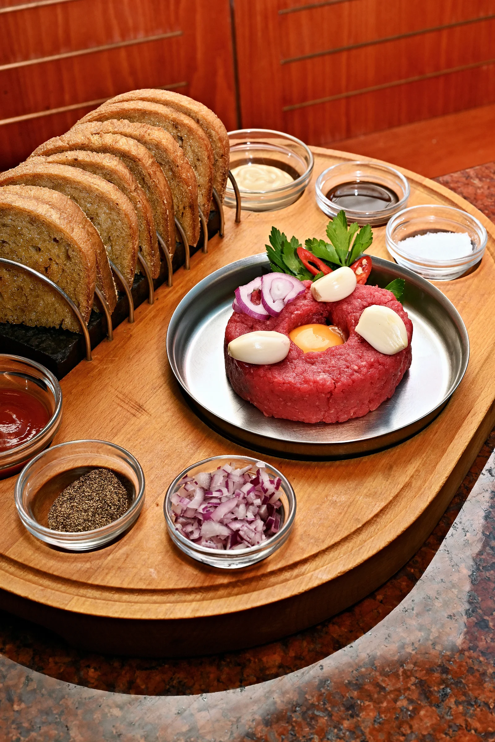 Otevřené vouchery na cokoli v hodnotě 350-1000 Kč do rodinné restaurace na Žižkově