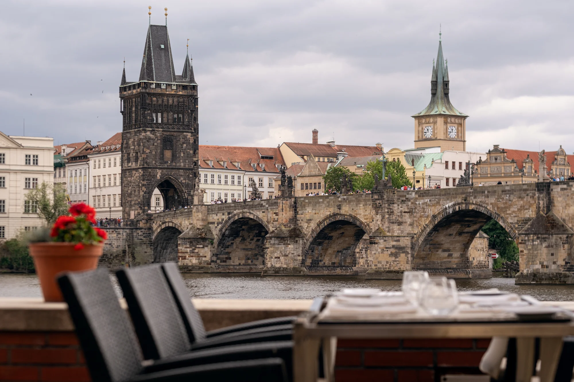 Dárkové vouchery na 1500 až 3000 Kč do restaurace Brick's na Malé Straně