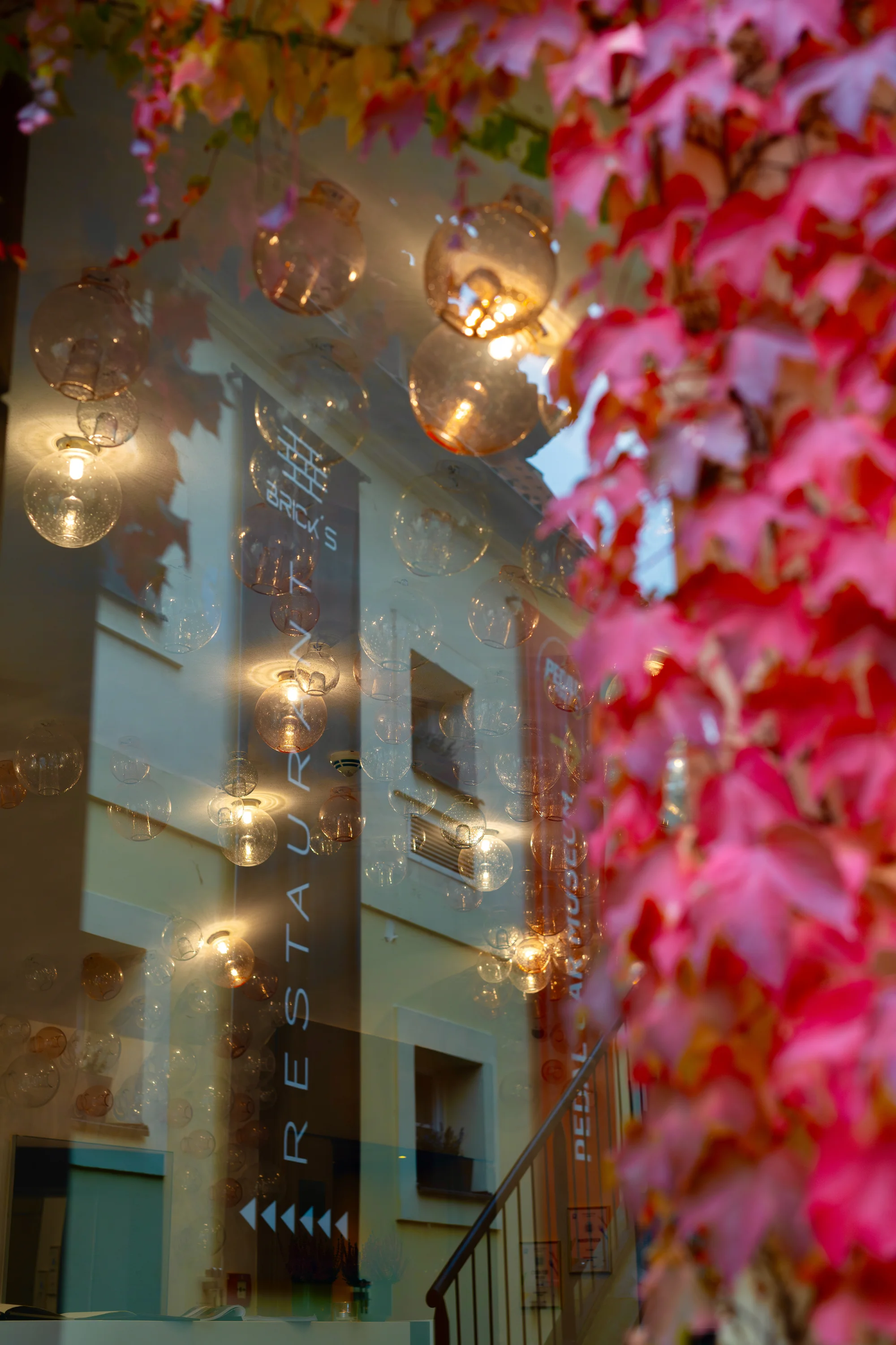 Dárkové vouchery na 1500 až 3000 Kč do restaurace Brick's na Malé Straně