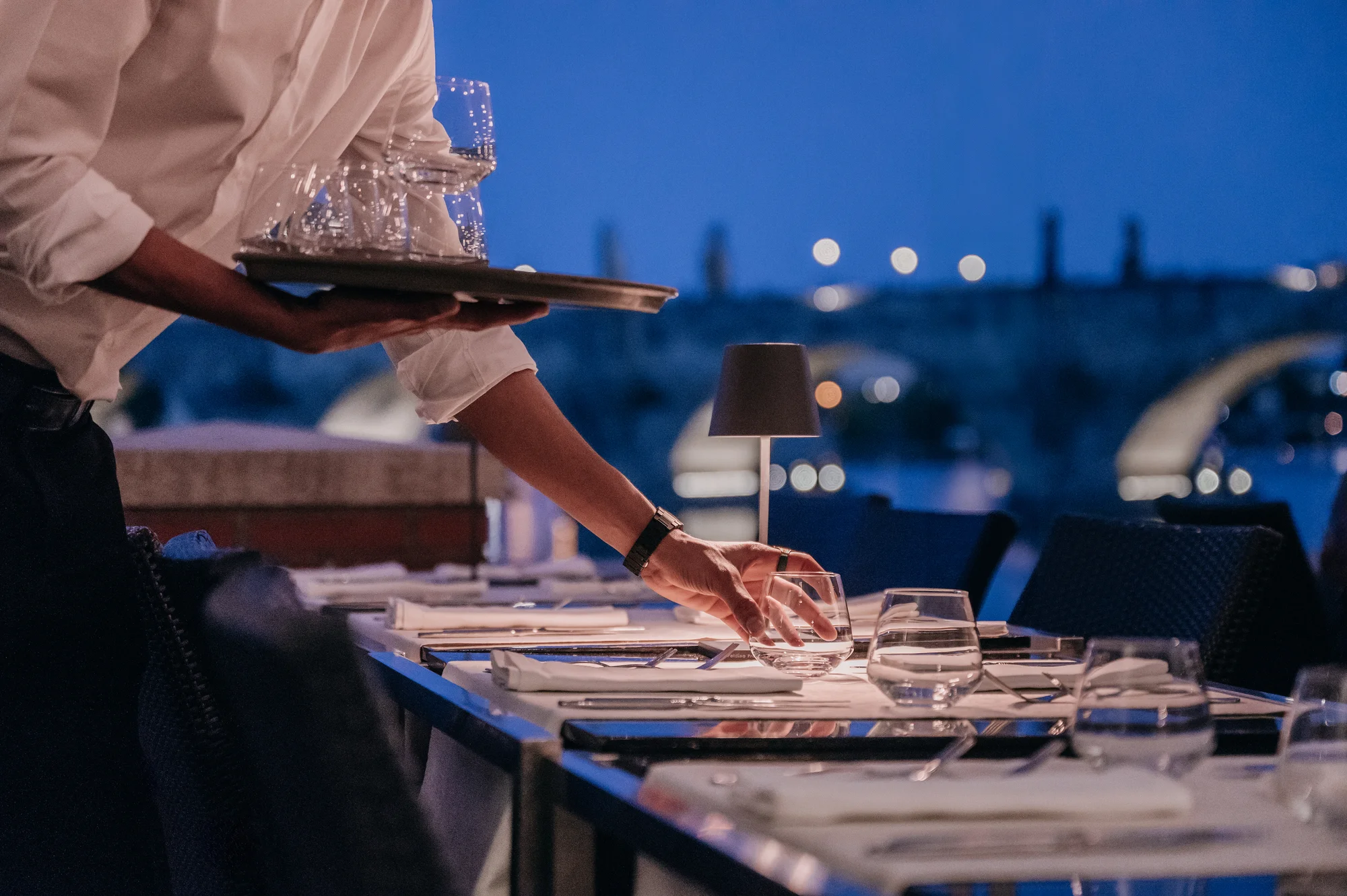 Dárkové vouchery na 1500 až 3000 Kč do restaurace Brick's na Malé Straně