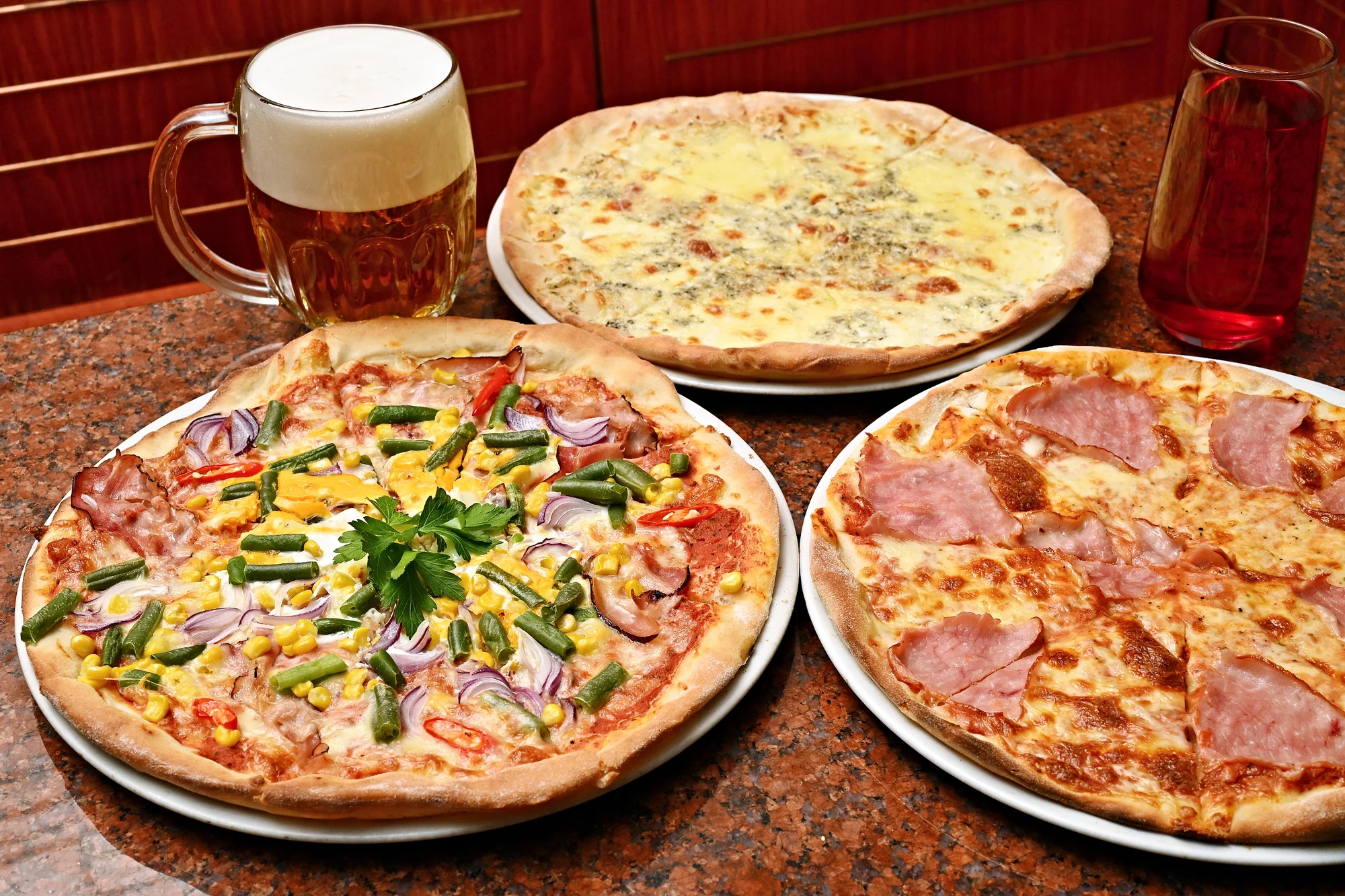 Otevřené vouchery na cokoli v hodnotě 350-1000 Kč do rodinné restaurace na Žižkově