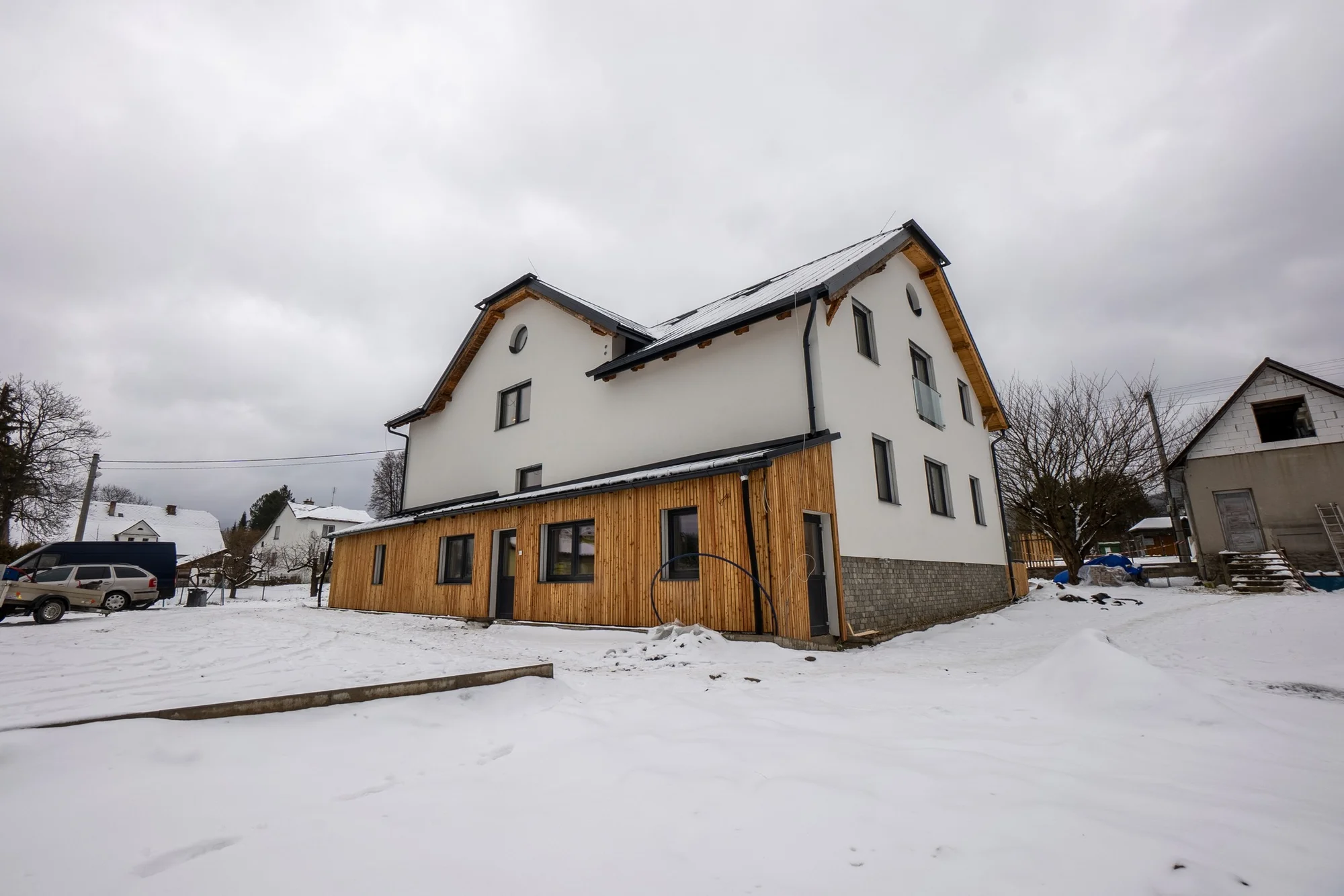 Nádherné apartmány ve Velkých Losinách: kapacita až 8 osob, možnost snídaní i wellness