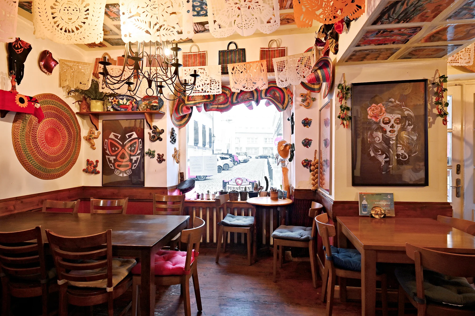 Pravá mexická fiesta: 2hod. all you can eat pro 1-2 osoby i vč. lahve vína