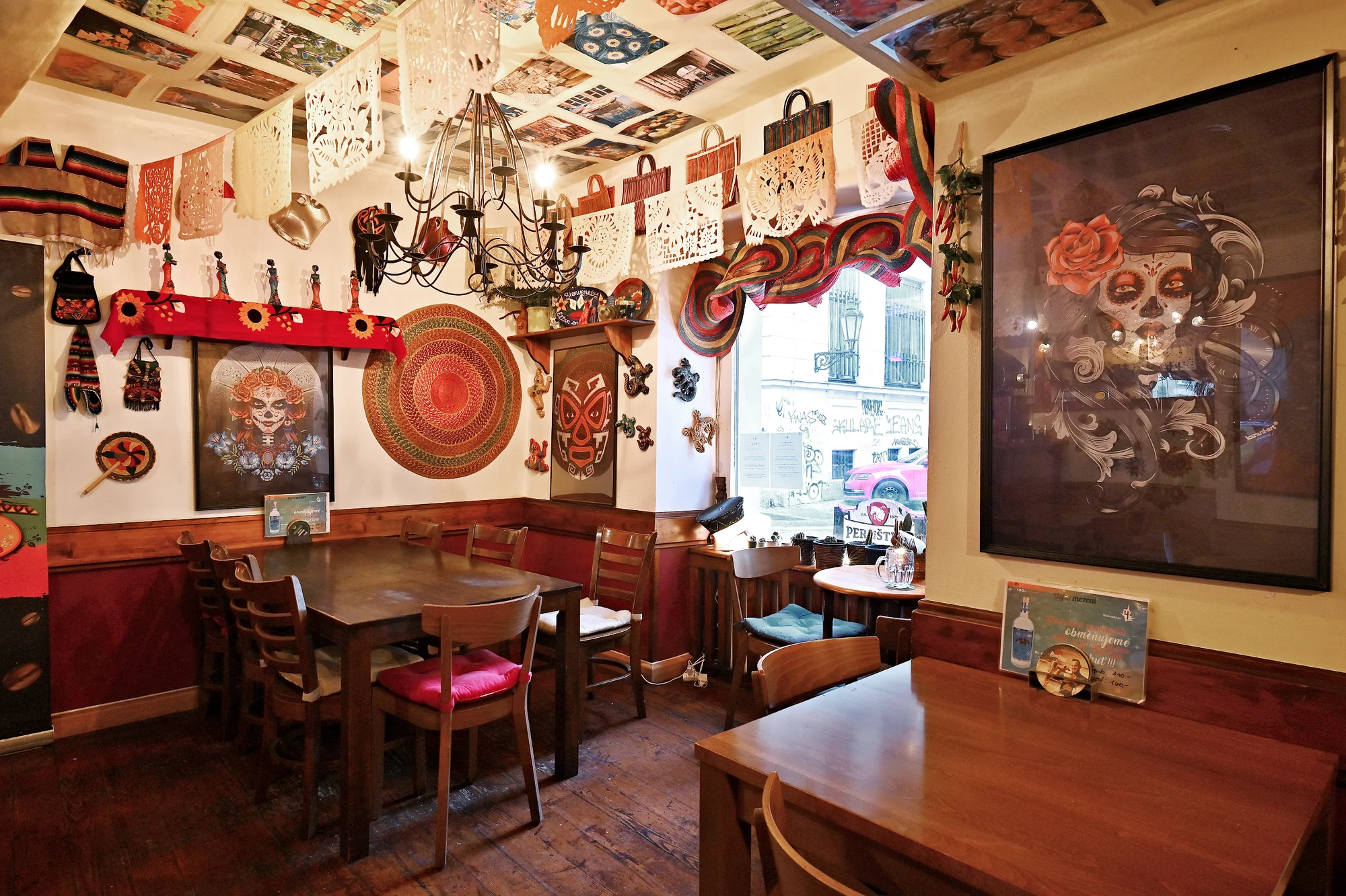 Pravá mexická fiesta: 2hod. all you can eat pro 1-2 osoby i vč. lahve vína