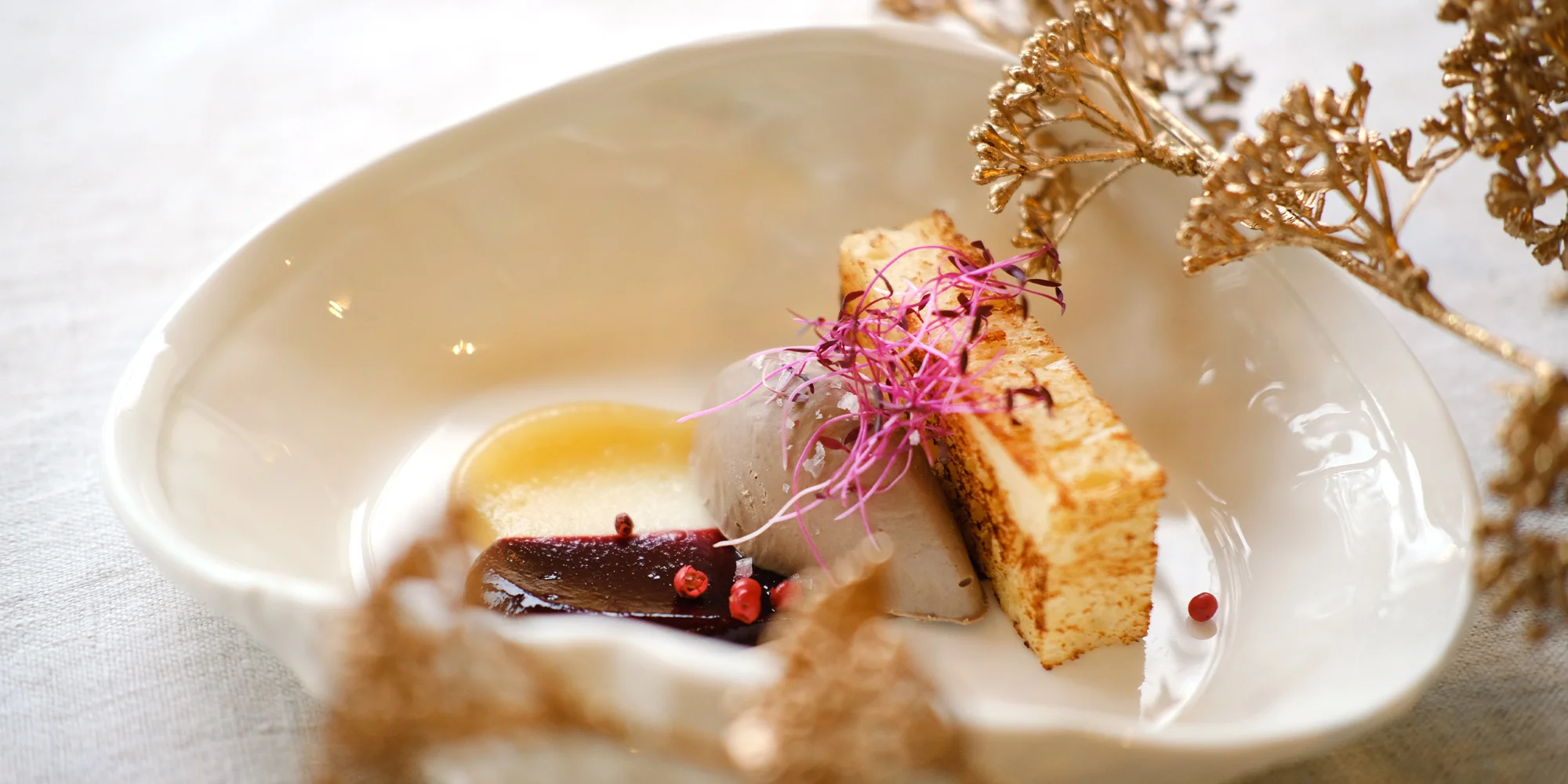 5chodové menu v luxusní zahradní restauraci v centru Prahy pro 1 nebo 2 osoby