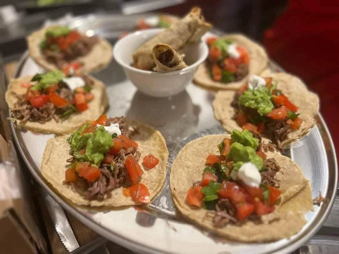 Vstup na show Mexico: Magická noc s celovečerním programem, drinkem a rautem