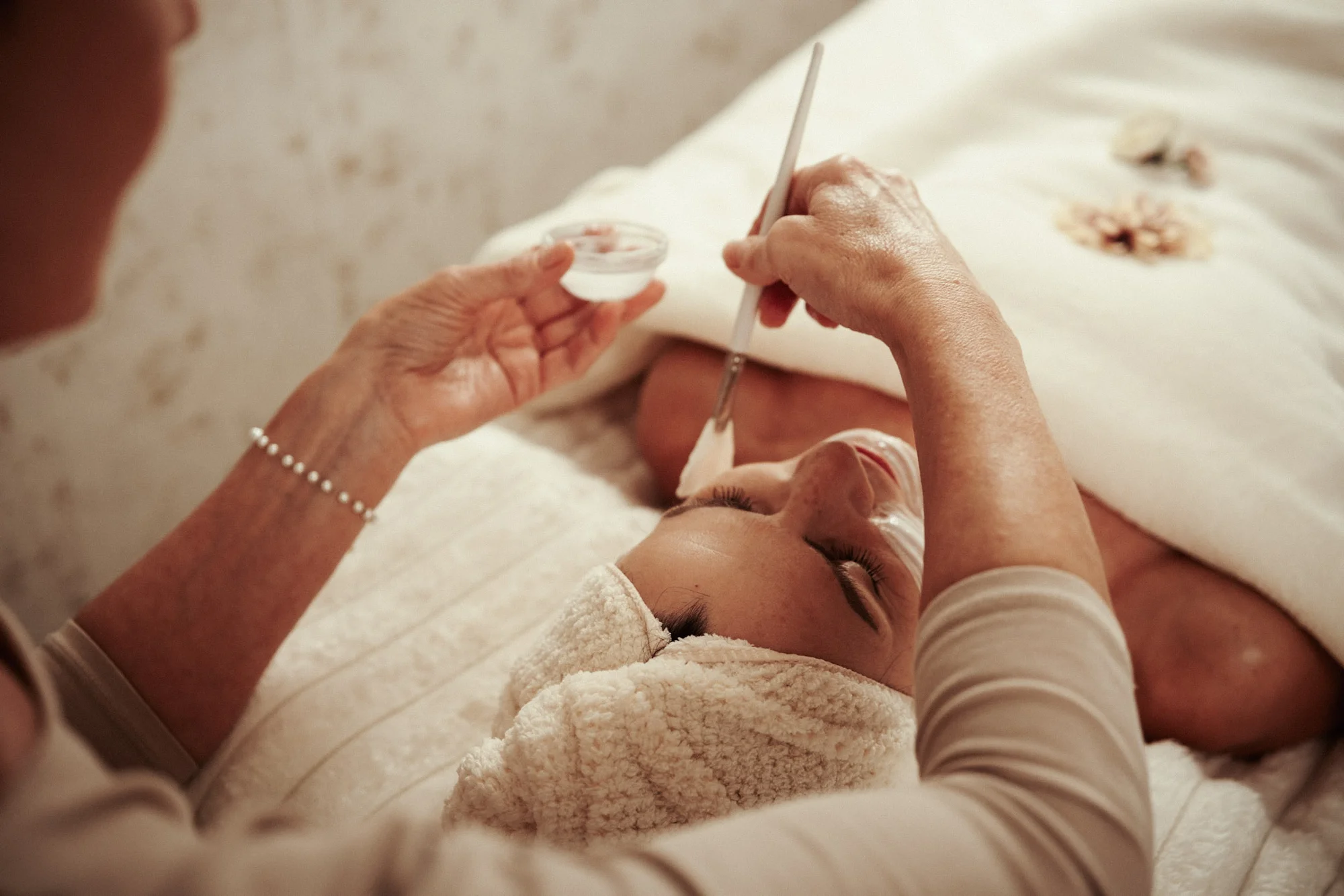 Dejte sbohem vráskám: hodinové ošetření pleti radiofrekvencí a LED světlem v Prostějově