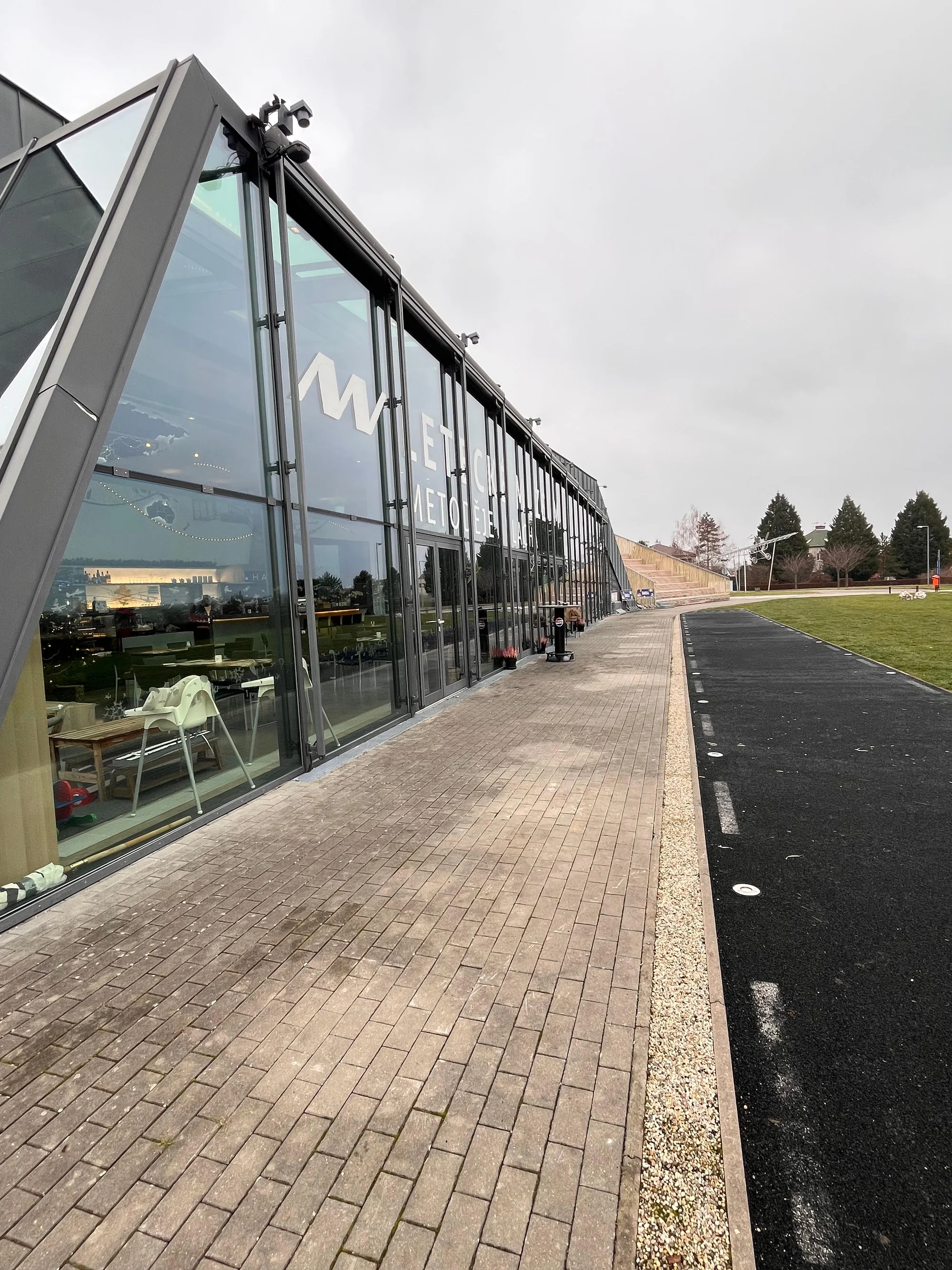 Vouchery až na 500 Kč na vše v kavárně Hangár café v Mladé Boleslavi