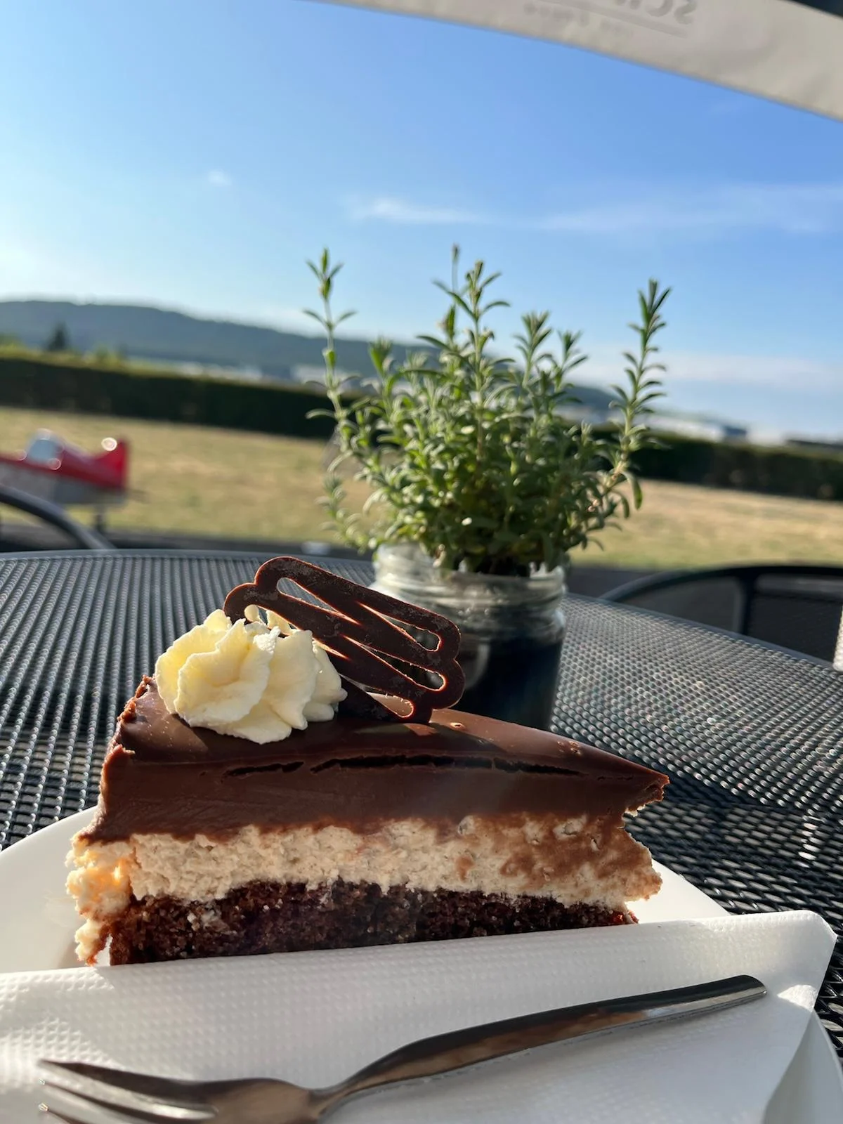 Vouchery až na 500 Kč na vše v kavárně Hangár café v Mladé Boleslavi