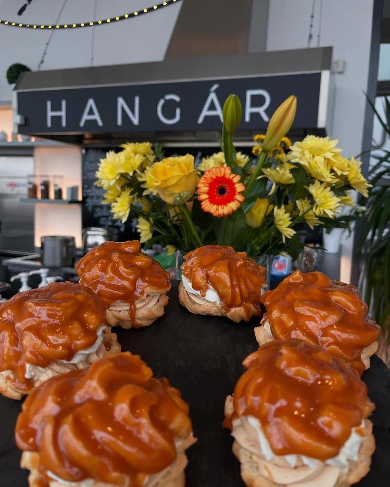 Vouchery až na 500 Kč na vše v kavárně Hangár café v Mladé Boleslavi