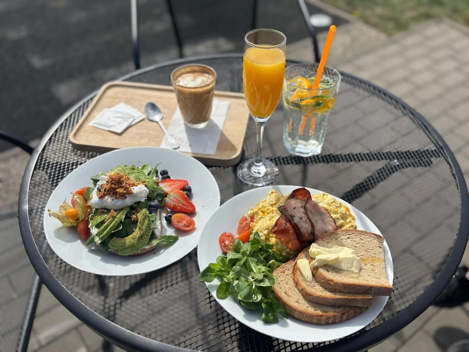 Vouchery až na 500 Kč na vše v kavárně Hangár café v Mladé Boleslavi