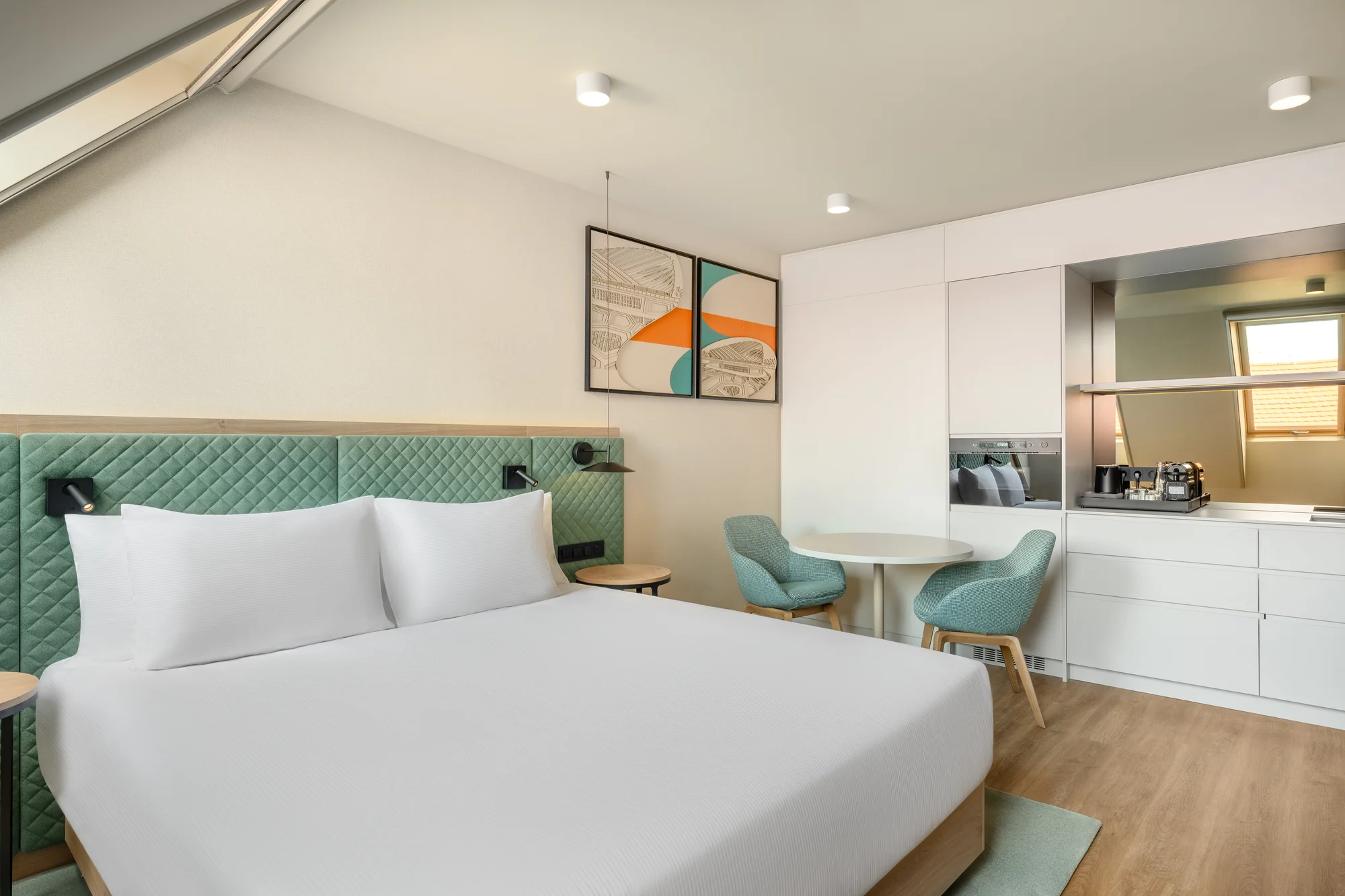 Čtyřhvězdičkový hotel v centru Debrecínu: polopenze i drink ve Sky Baru s panoramatickým výhledem