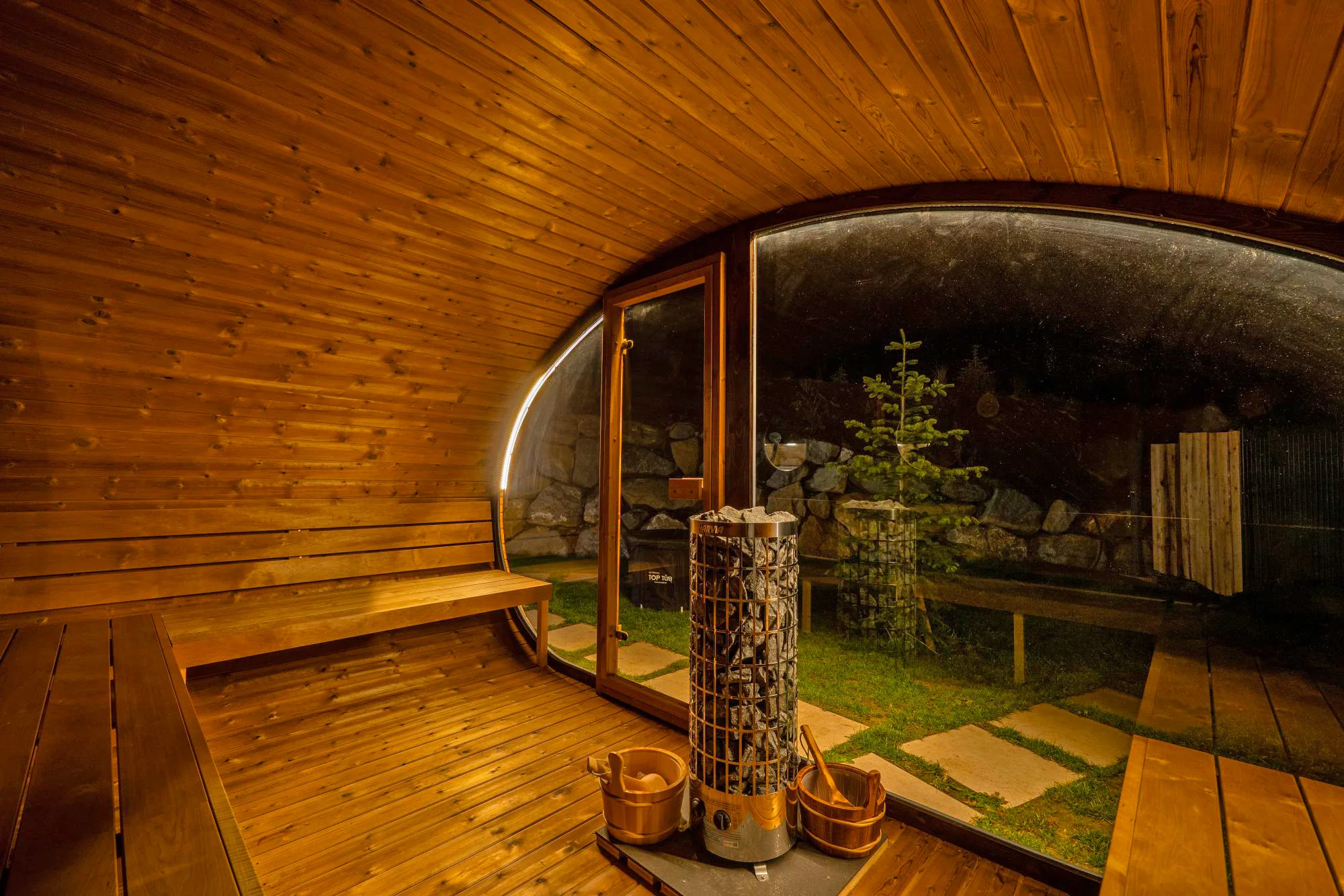 Stylové apartmány na Liptově: strava, výhled na hory i wellness v hobitích domečcích