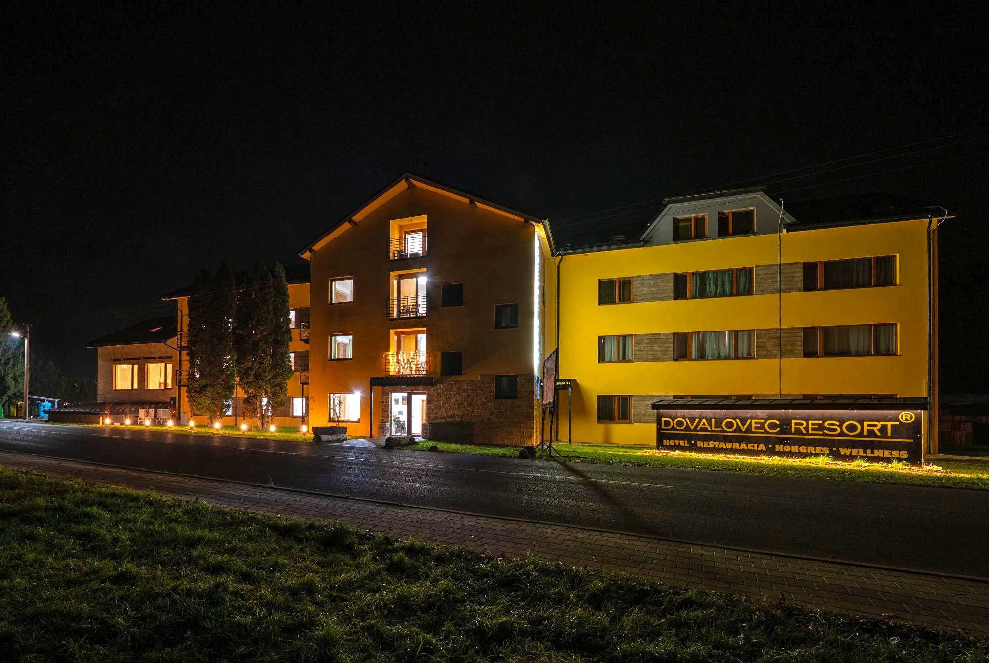 Stylové apartmány na Liptově: strava, výhled na hory i wellness v hobitích domečcích