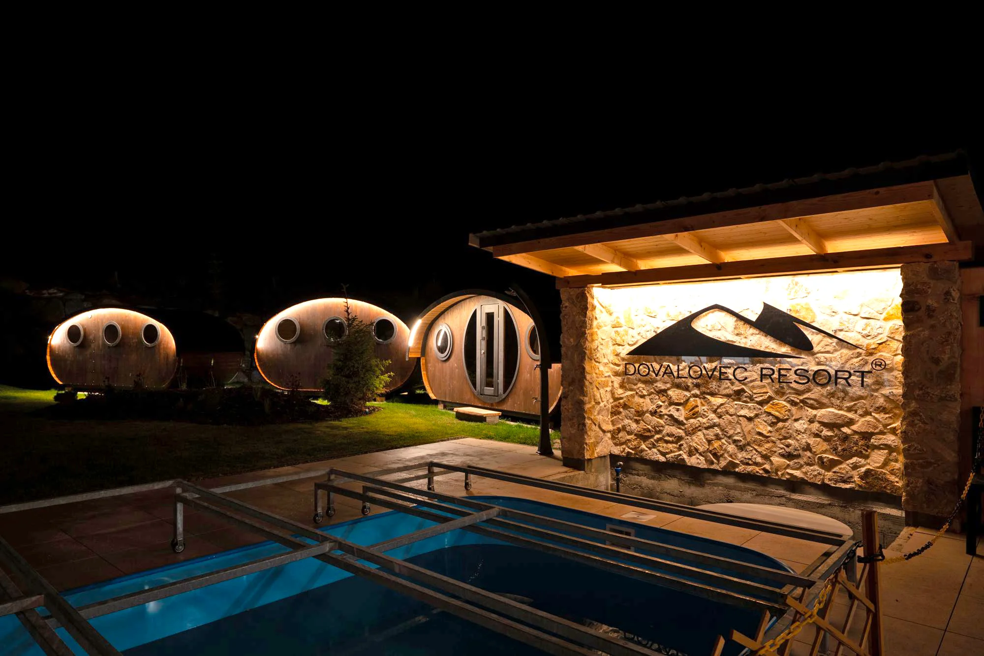 Stylové apartmány na Liptově: strava, výhled na hory i wellness v hobitích domečcích