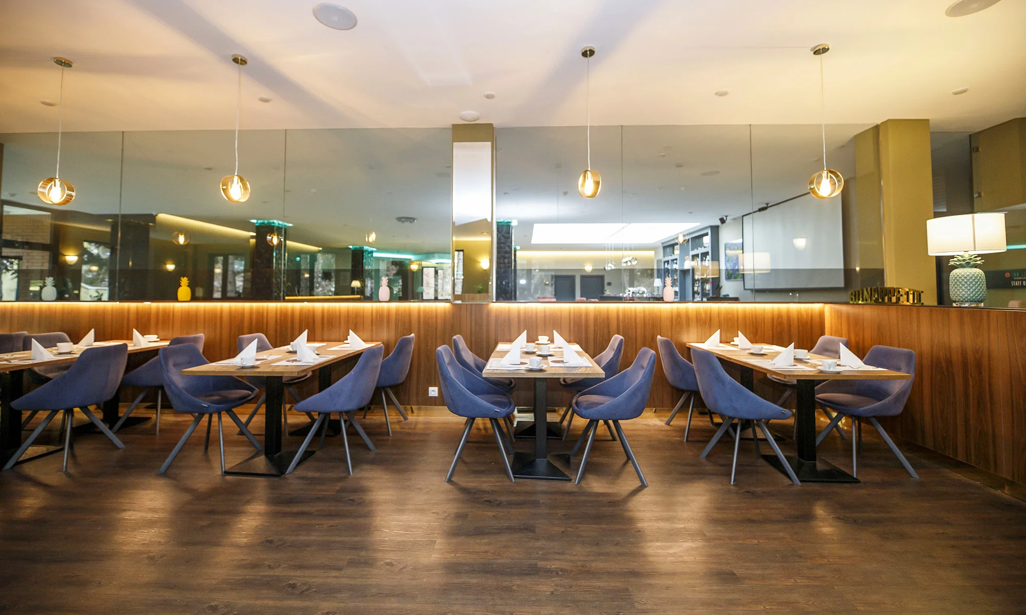 Voucher v hodnotě 500-1000 Kč na jídlo i pití do restaurace INN SIDE